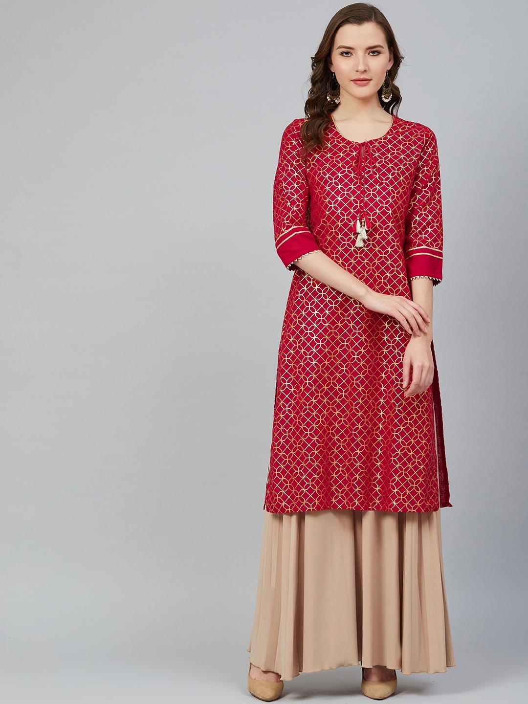 

Rangriti Women Red & Golden Printed Straight Kurta