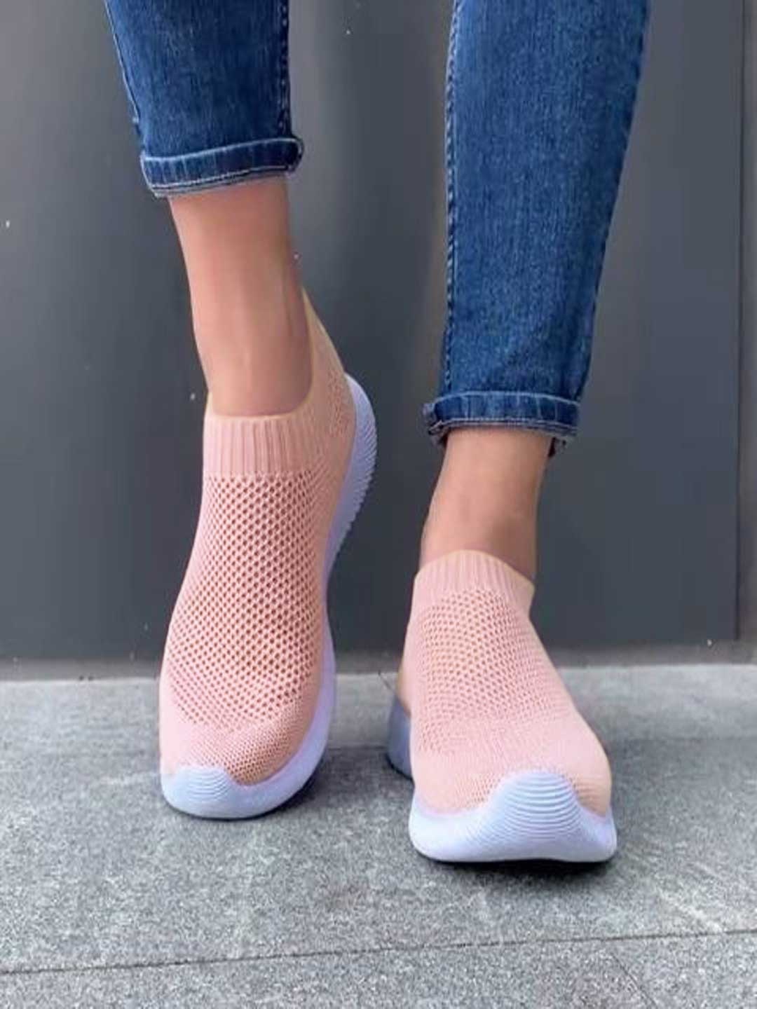 

Shoetopia Women Pink Solid Sneakers
