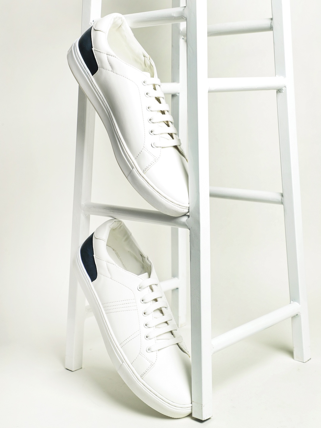 

HIGHLANDER PU LACE-UP SNEAKERS, White
