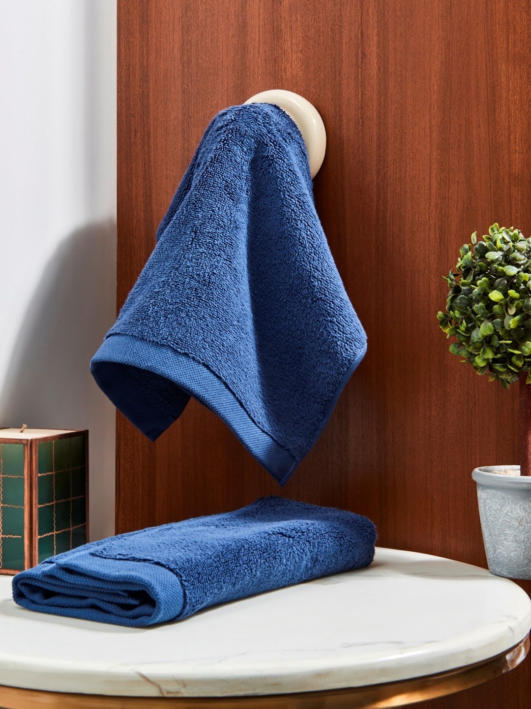 

DDecor Unisex Set Of 2 Blue Solid 600 GSM Live Beautiful Hand Towels