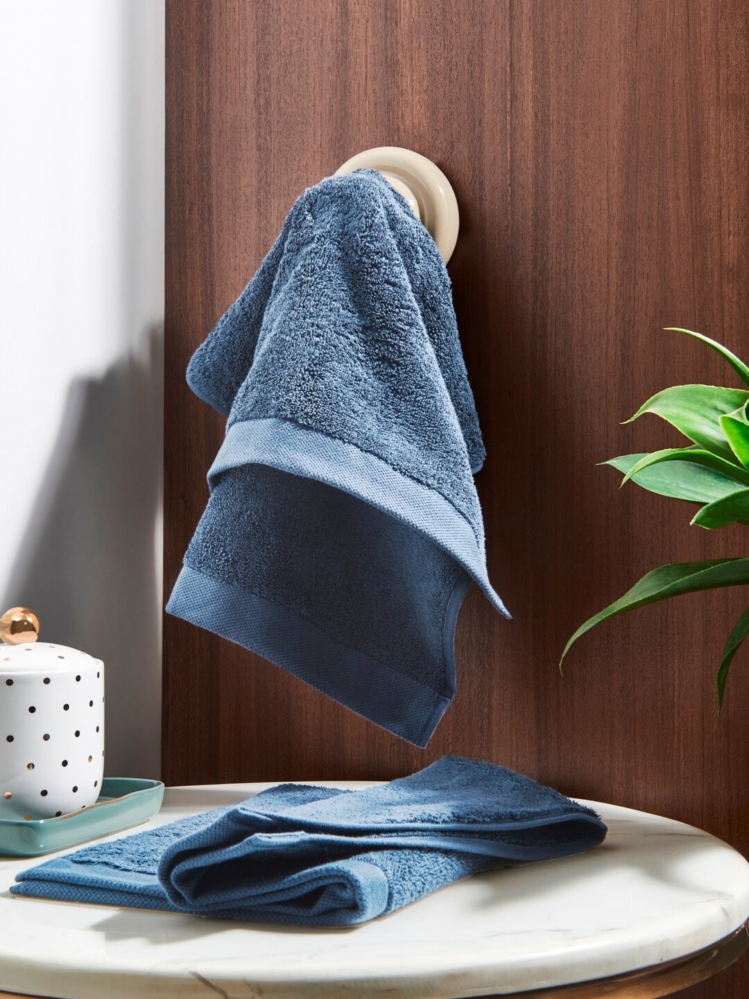 

DDecor Unisex Set Of 2 Solid Blue 600 GSM Live Beautiful Hand Towels