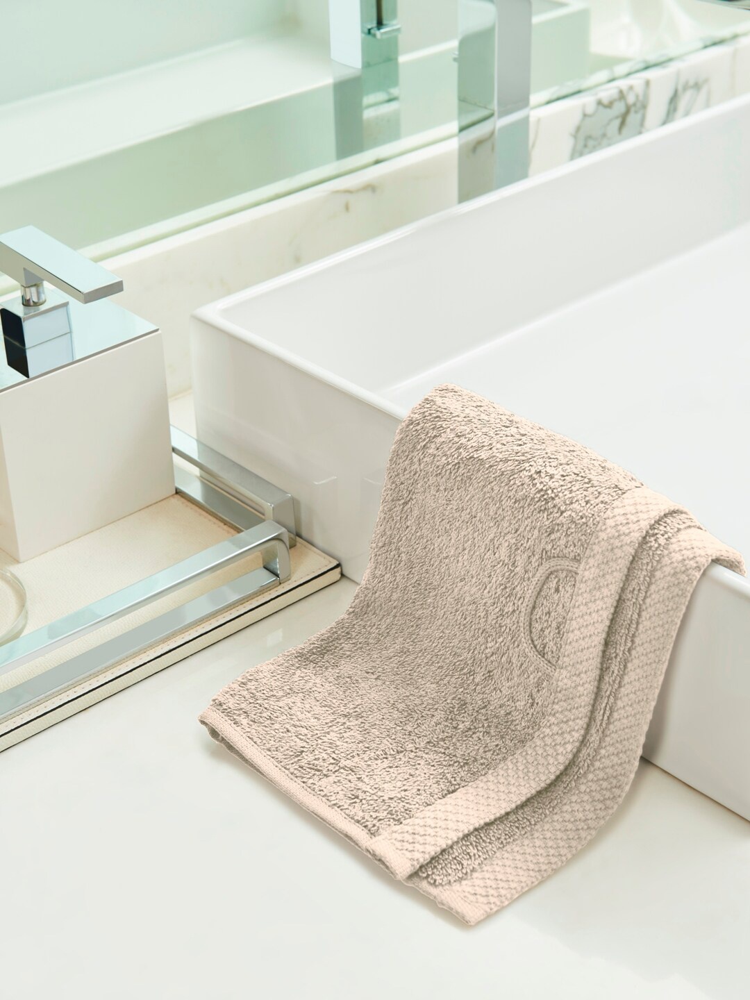

DDecor Unisex Set Of 2 Beige Solid 550 GSM Live Beautiful Face Towels