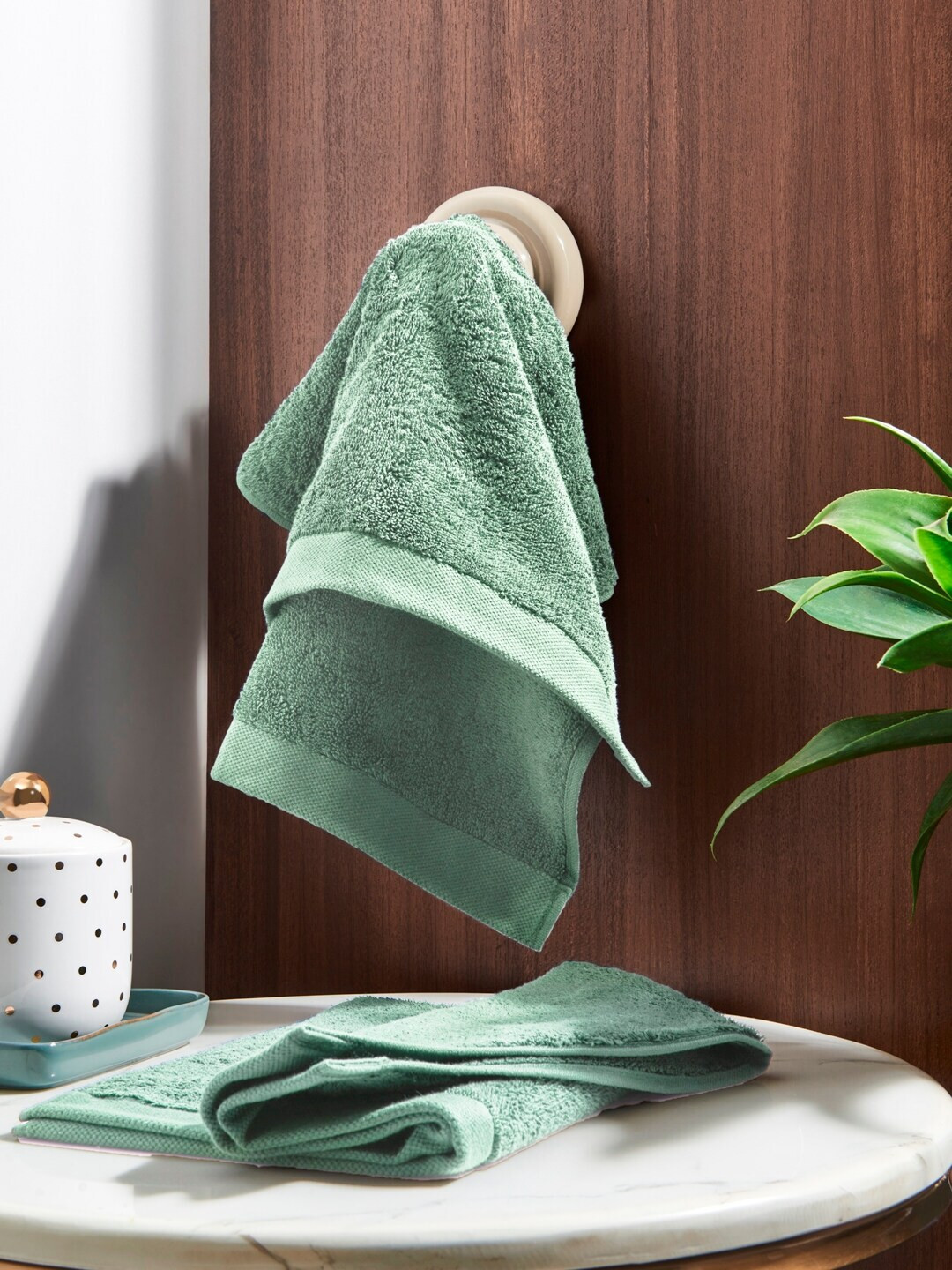 

DDecor Unisex Set Of 2 Green Solid 600 GSM Live Beautiful Hand Towels