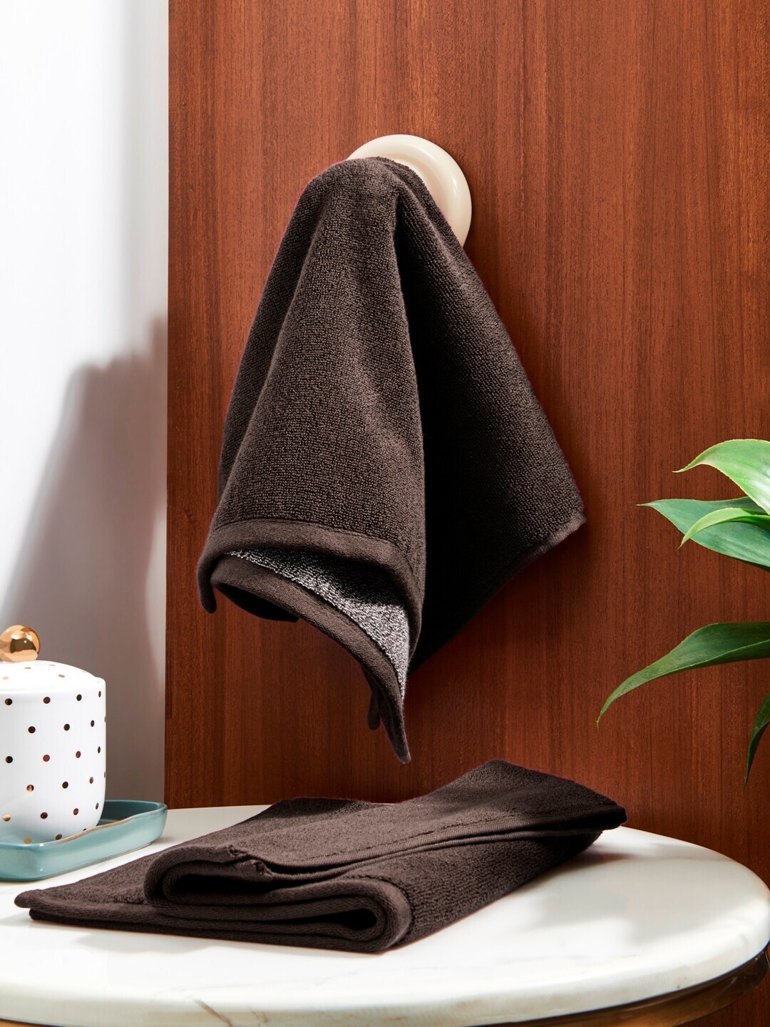 

DDecor Unisex Set Of 2 Coffee Brown Solid 600 GSM Live Beautiful Hand Towels