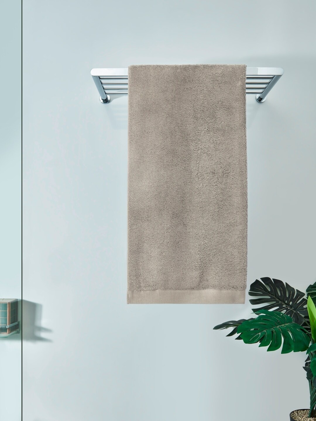 

DDecor Unisex Grey Solid 600 GSM Live Beautiful Bath Towel