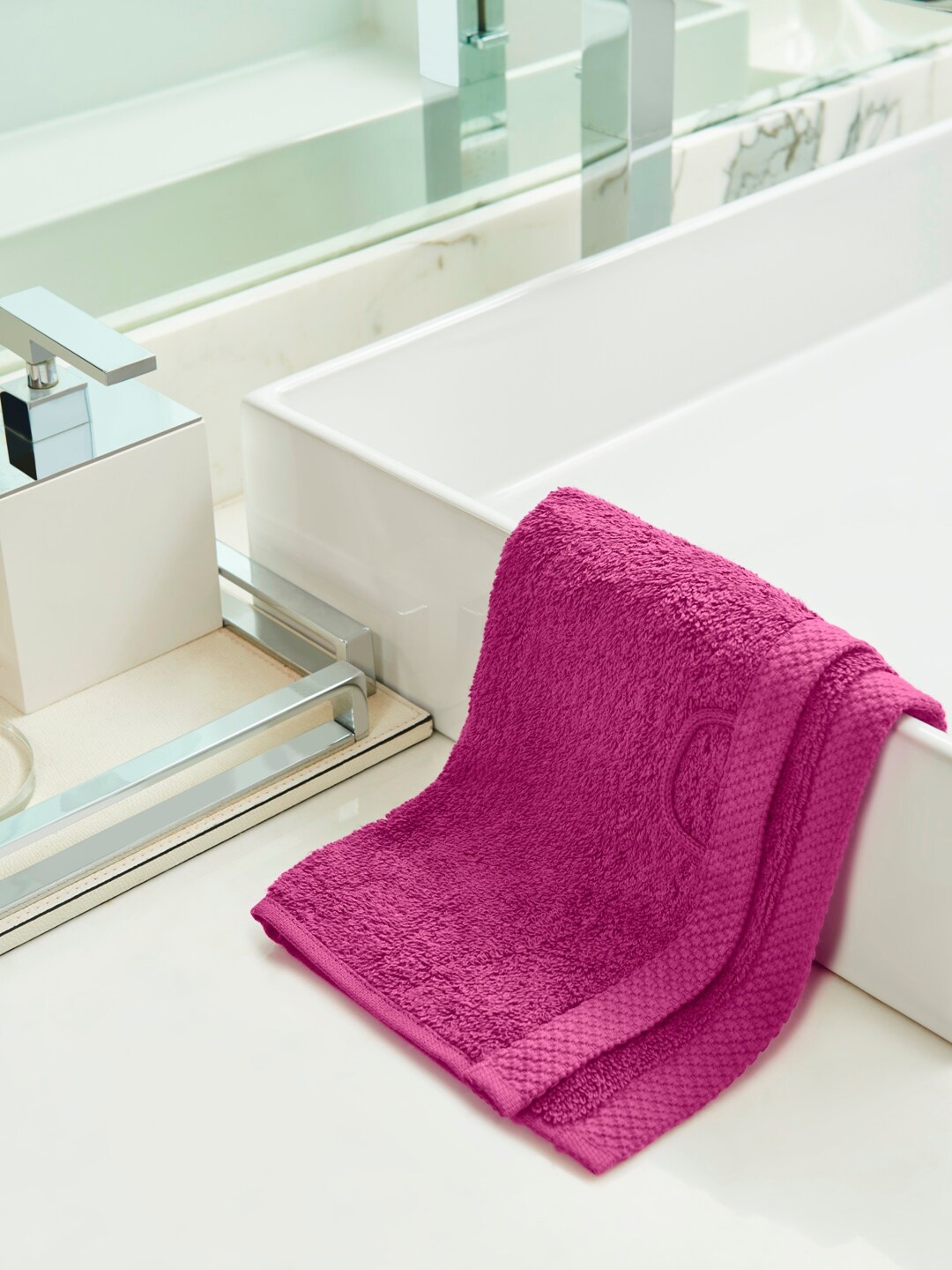 

DDecor Unisex Set Of 2 Pink Solid 550 GSM Face Towels
