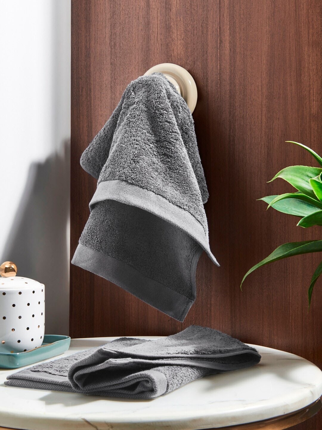 DDecor Unisex Set Of 2 Grey Solid 600 GSM Live Beautiful Hand Towels