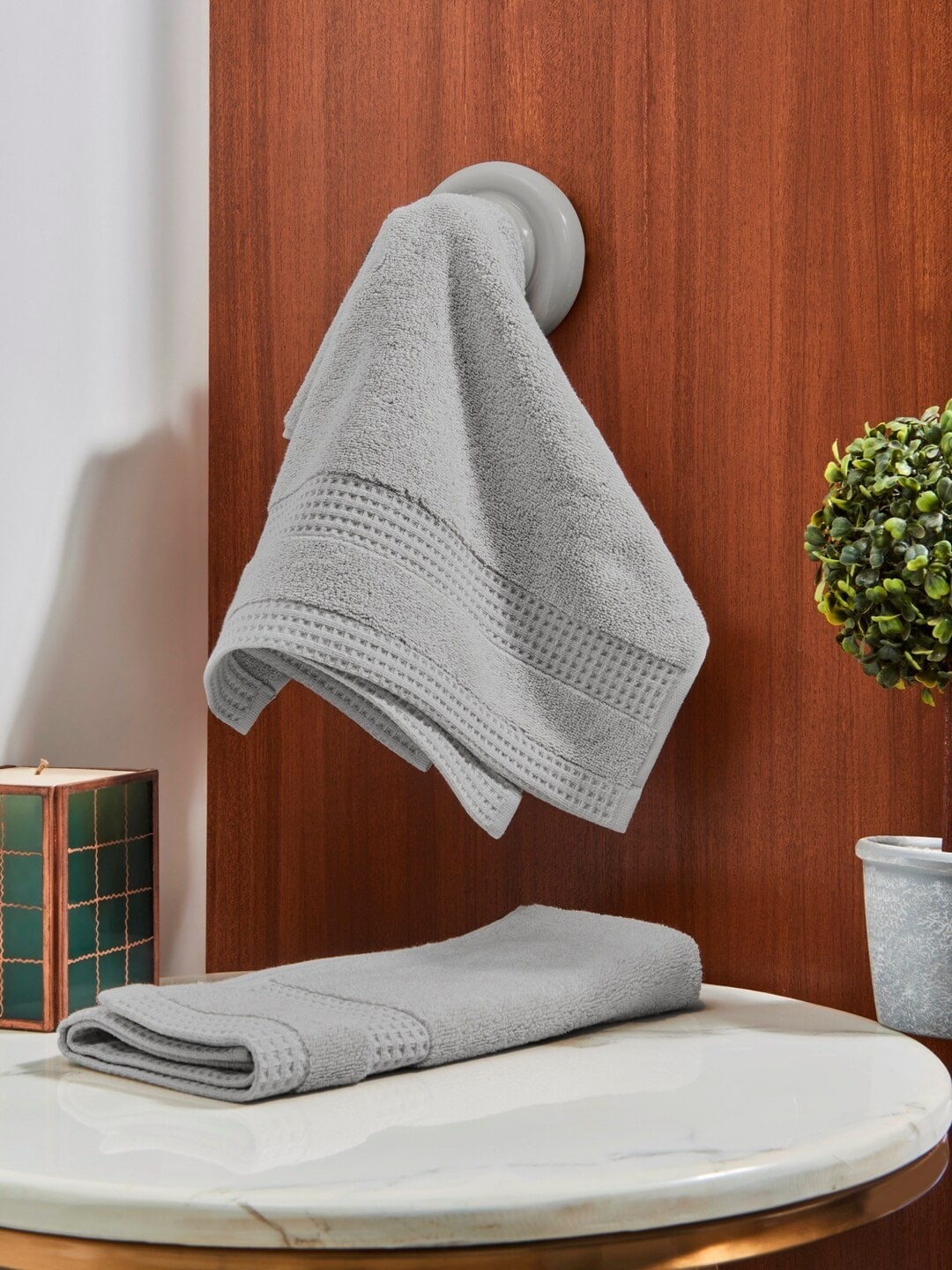 

DDecor Unisex Set Of 2 Grey Solid 500 GSM Live Beautiful Hand Towels