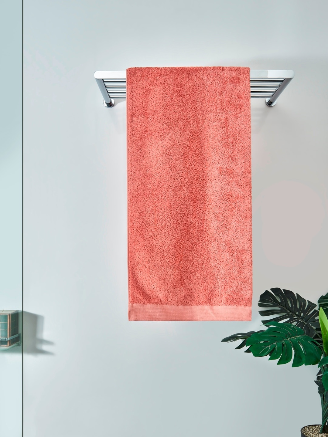 

DDecor Unisex Coral-Red Solid 600 GSM Live Beautiful Bath Towel