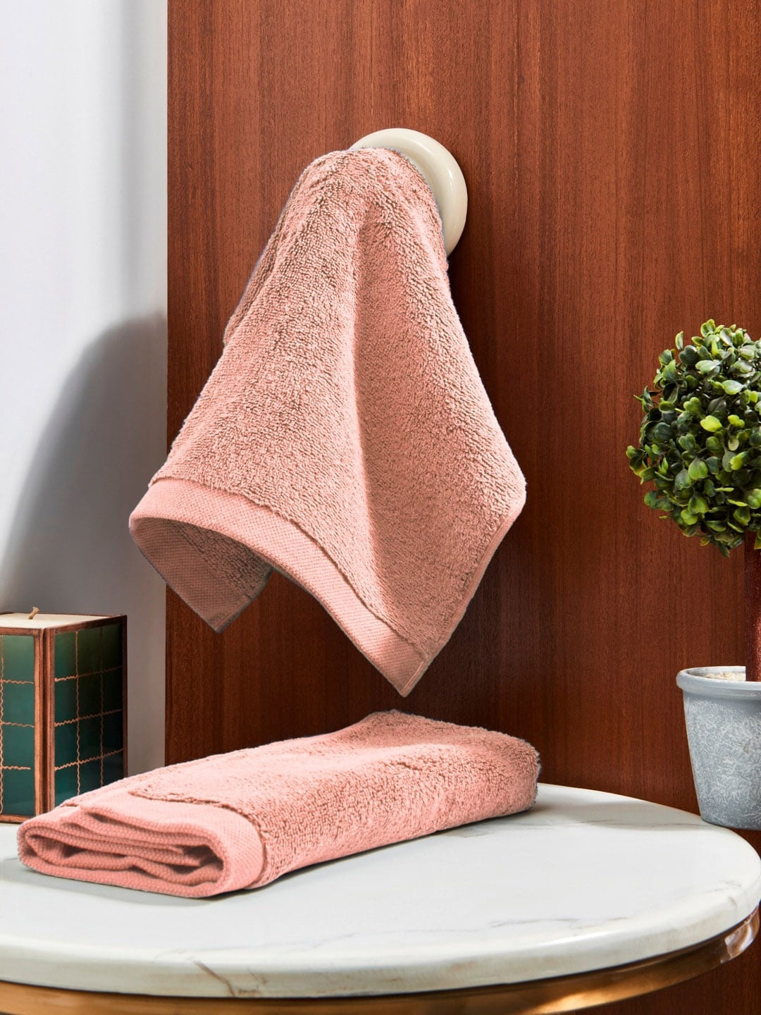 

DDecor Unisex Set Of 2 Pink Solid 600 GSM Live Beautiful Hand Towels