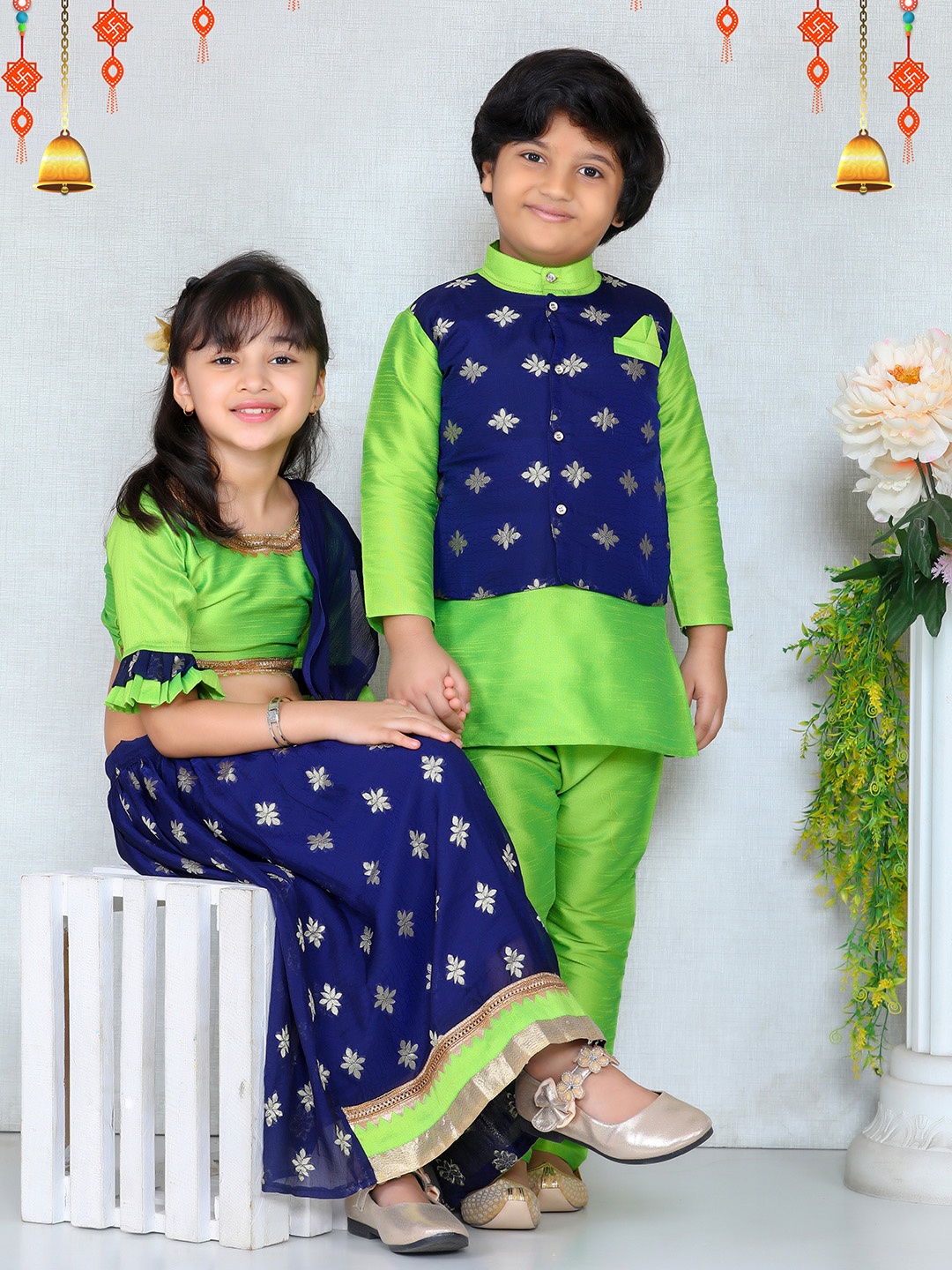 

BownBee Boys Green & Blue Solid Kurta with Pyjamas With Jacket