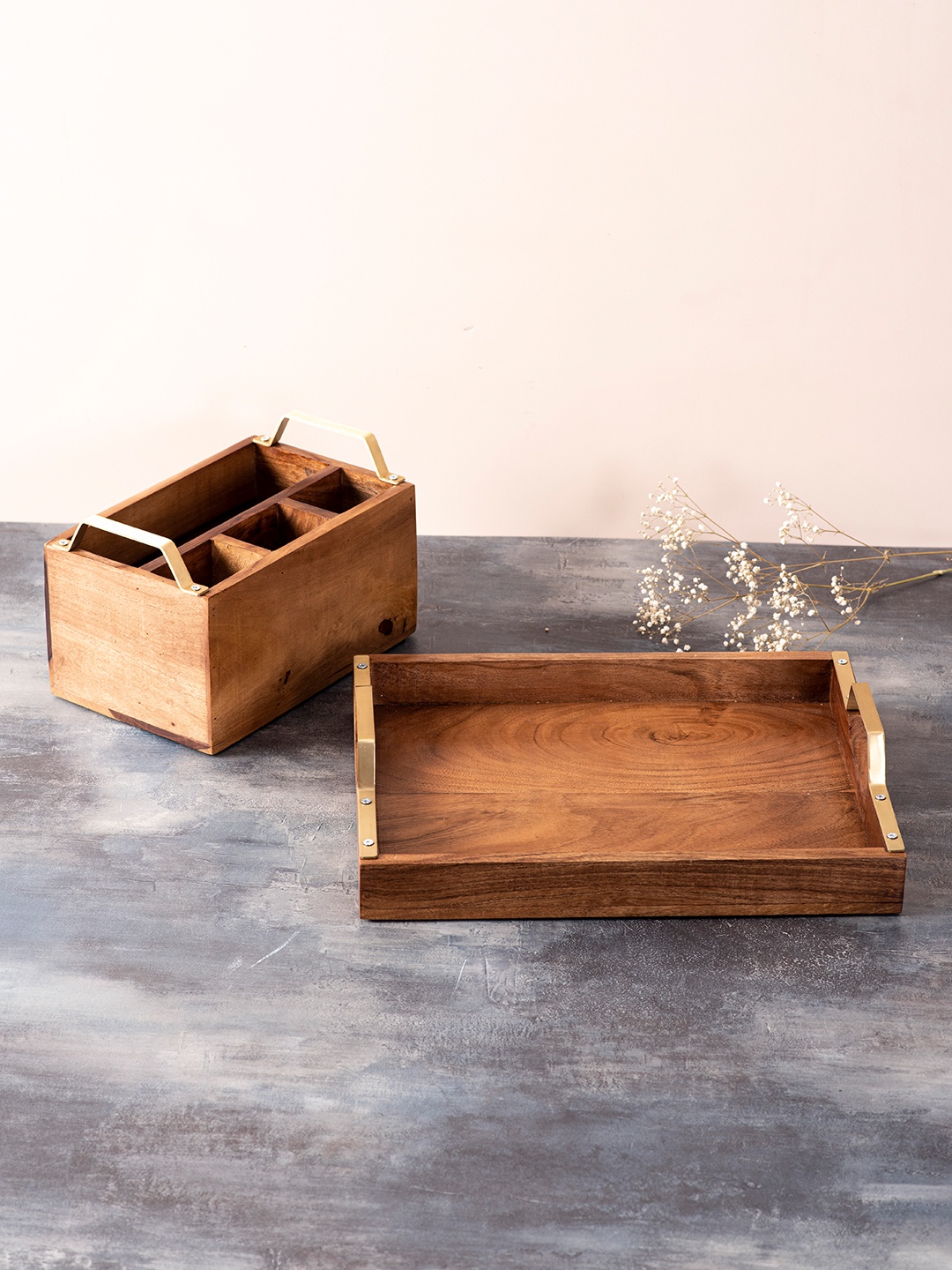 

nestroots Pack of 2 Brown Sheesham Wood Cutlery Holder & Serving Tray With Brass Handle