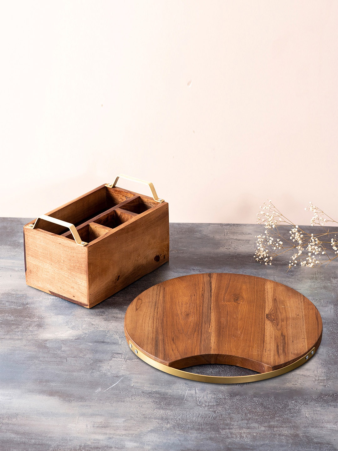 

nestroots Pack of 2 Brown Sheesham Wood Cutlery Holder & Serving Platter With Brass Handle