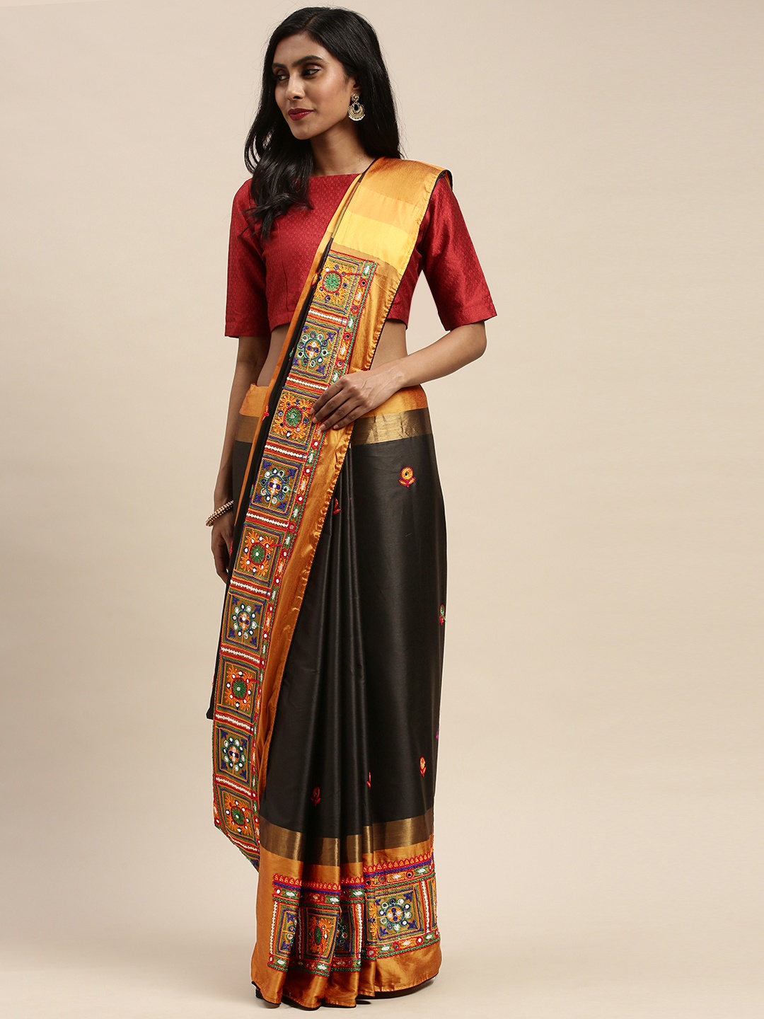 

Mitera Black & Gold-Toned Silk Cotton Solid Saree with Embroidered Border