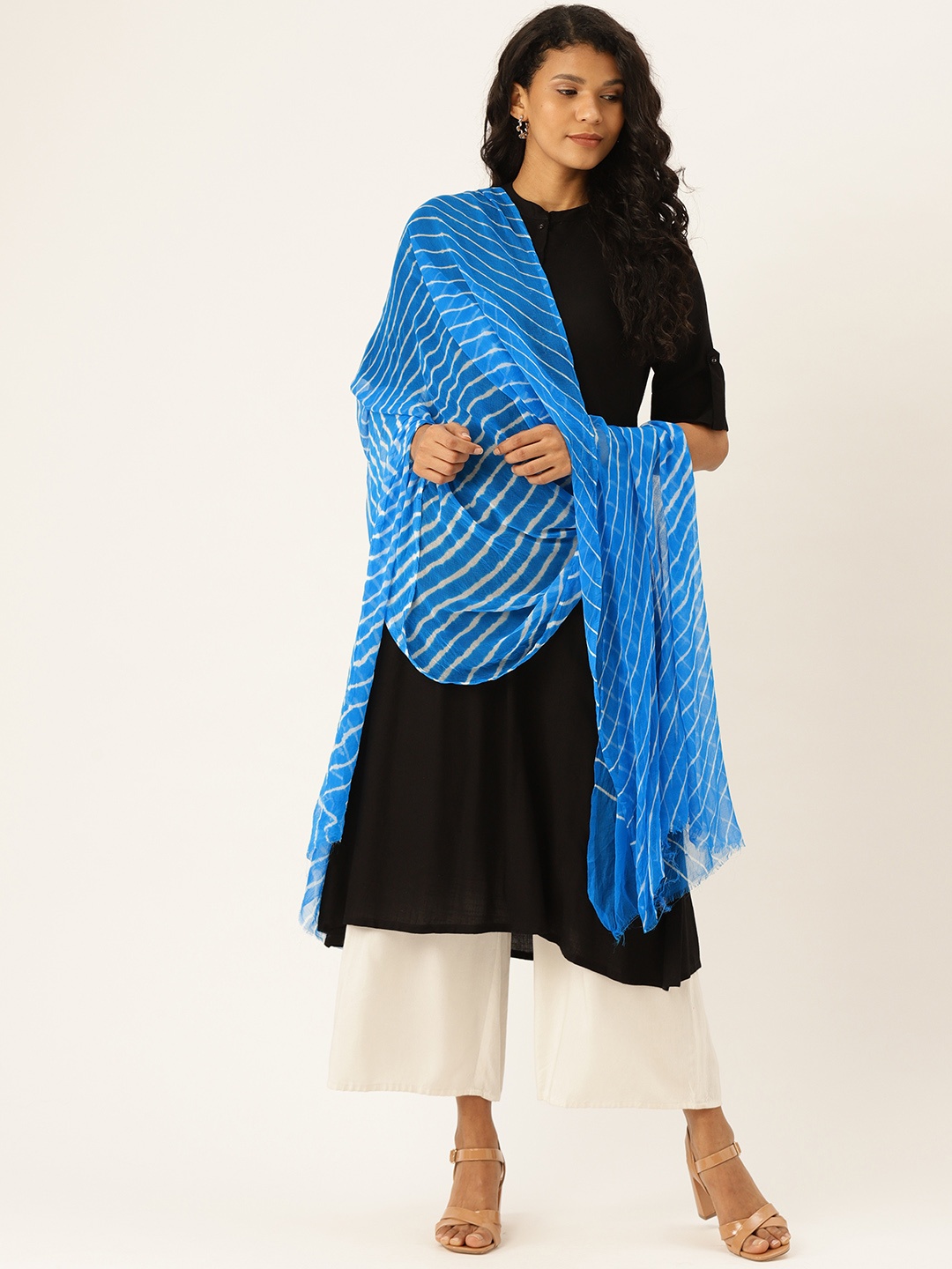 

Shaily Blue & White Leheriya Printed Dupatta