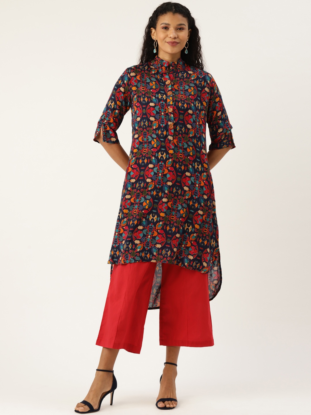 

Cottinfab Women Navy Blue & Red Floral Printed Straight Kurta