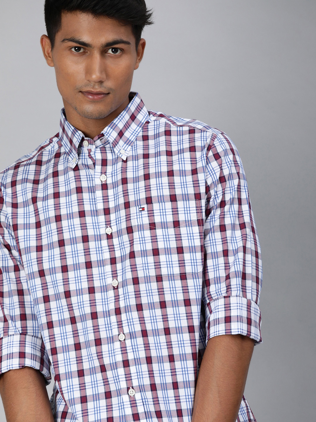 

Tommy Hilfiger Men White & Blue Regular Fit Plaid Checked Longline Casual Shirt