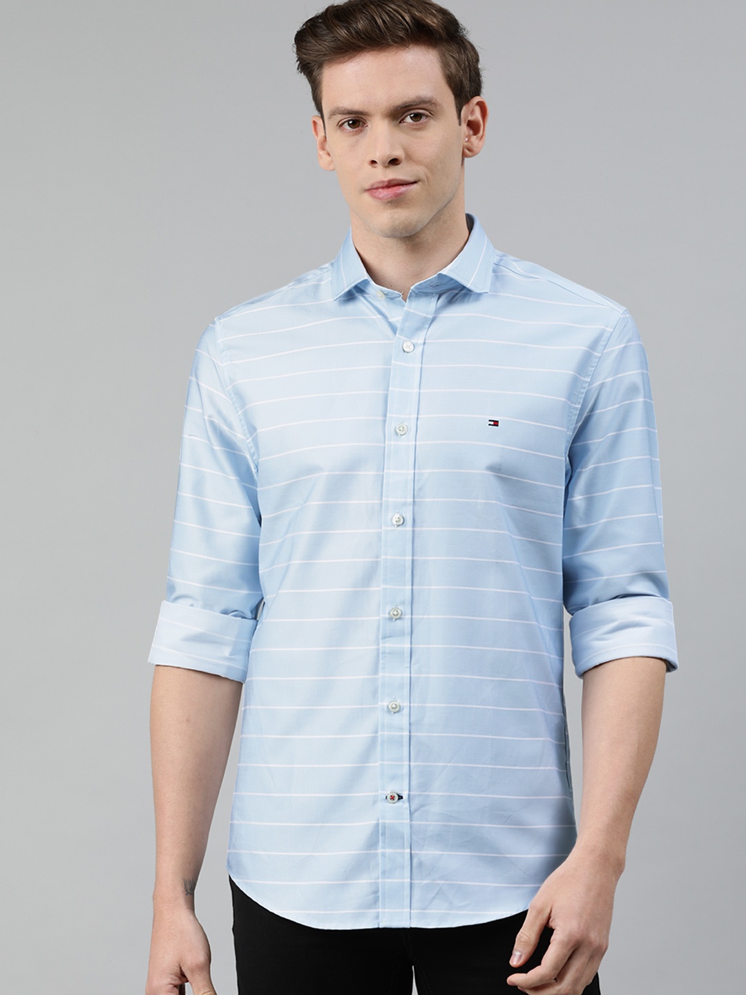 

Tommy Hilfiger Men Blue & White Regular Fit Striped Casual Shirt