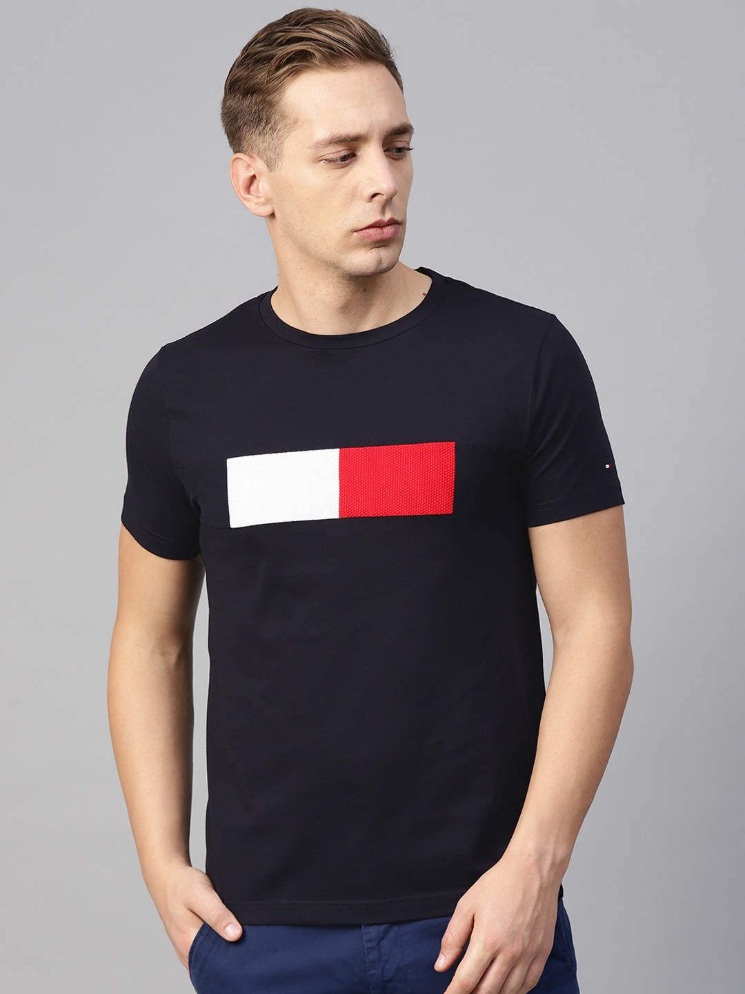 

Tommy Hilfiger Men Navy Blue & Red Colourblocked Round Neck T-shirt
