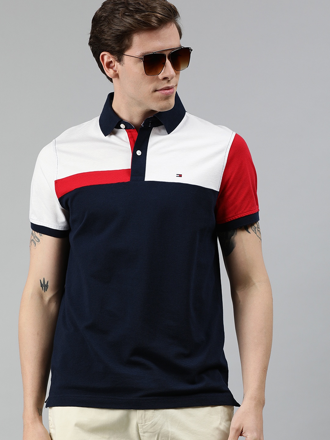 

Tommy Hilfiger Men Navy Blue White Colourblocked Polo Collar Pure Cotton T-shirt