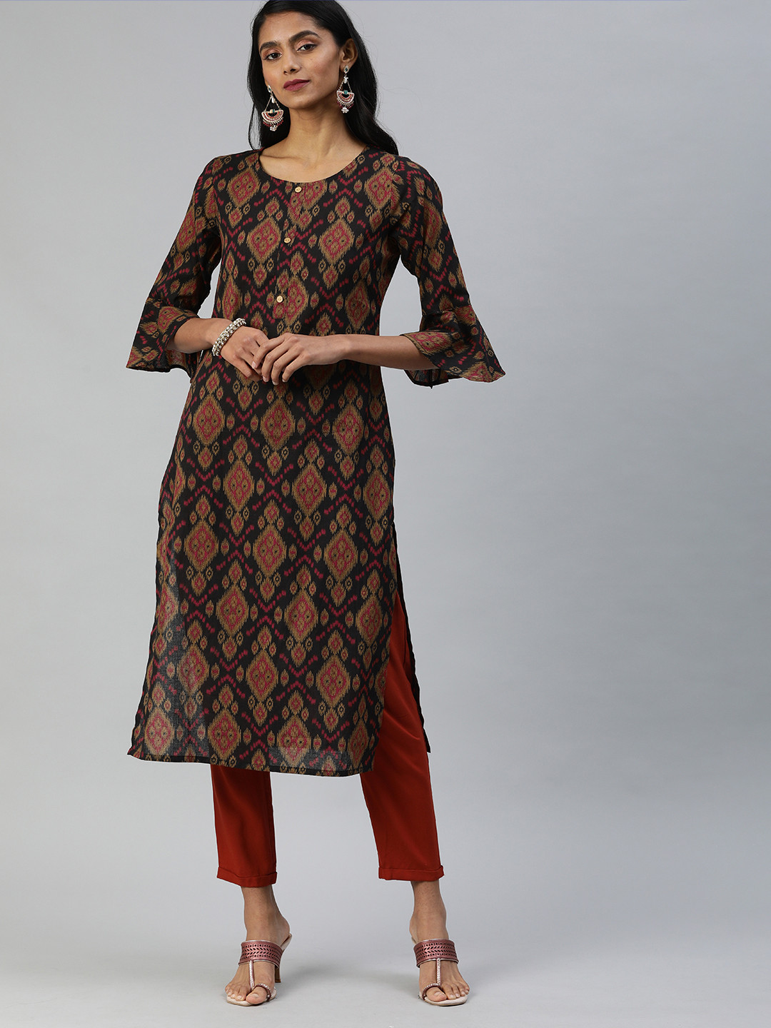 

Ishin Women Black & Maroon Printed Straight Kurta