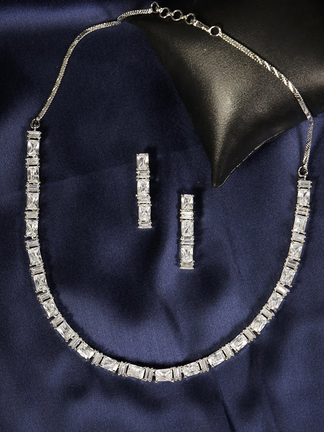 

Priyaasi Silver-Plated AD-Studded Handcrafted Jewellery Set