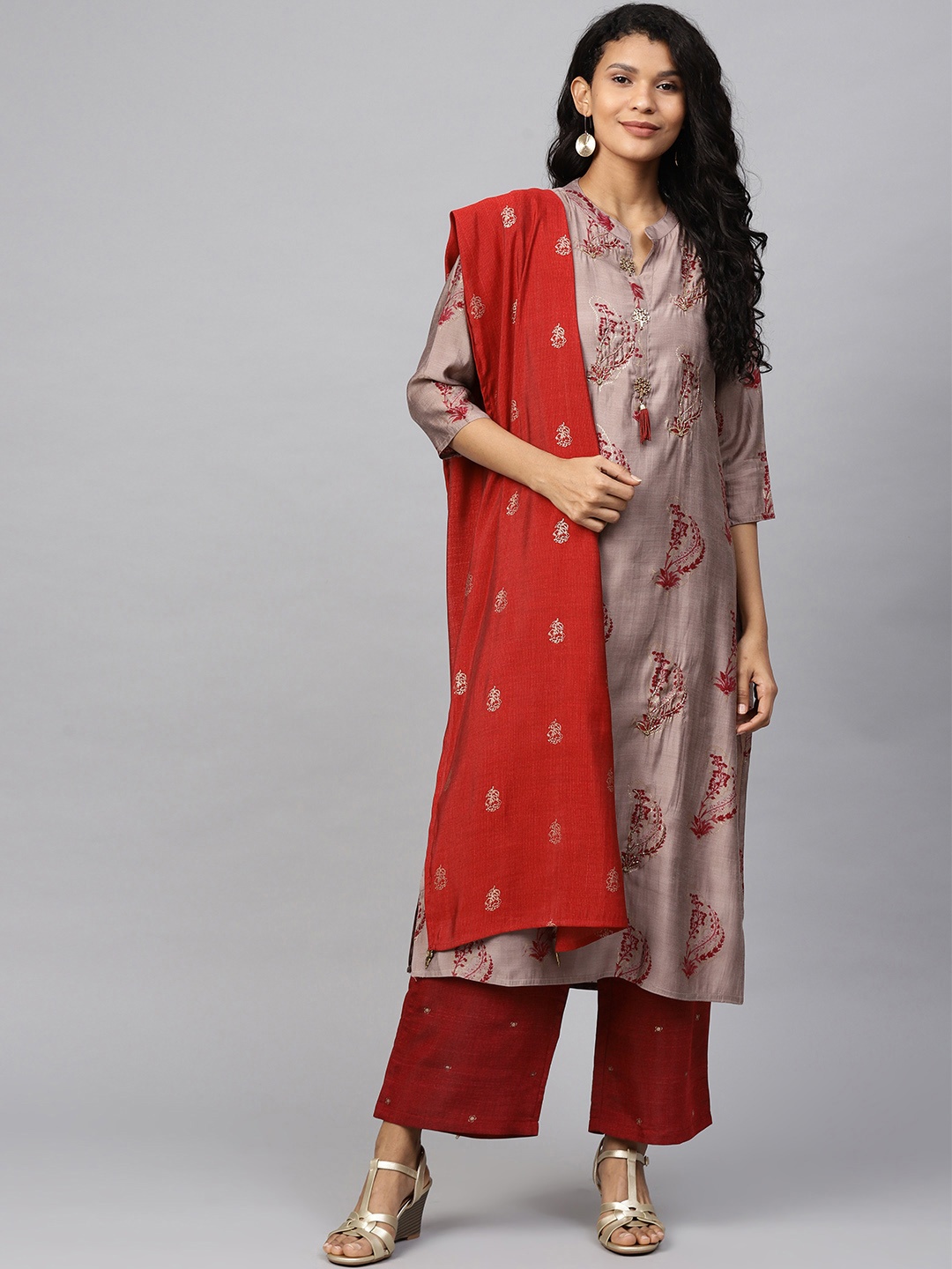 

Ishin Women Beige & Maroon Block Print Kurta with Palazzos & Dupatta