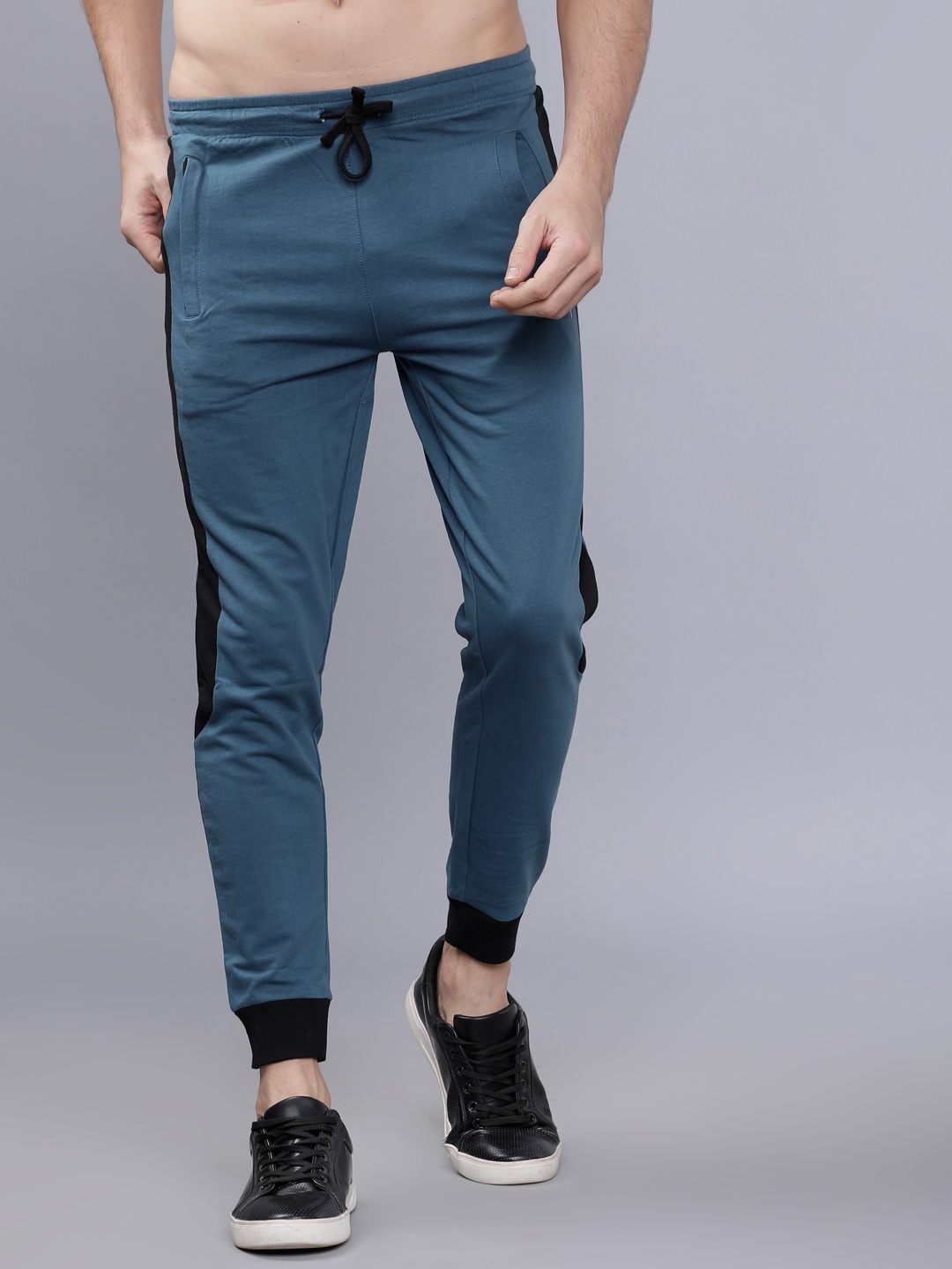 

The Indian Garage Co Men Teal Blue Solid Slim-Fit Joggers