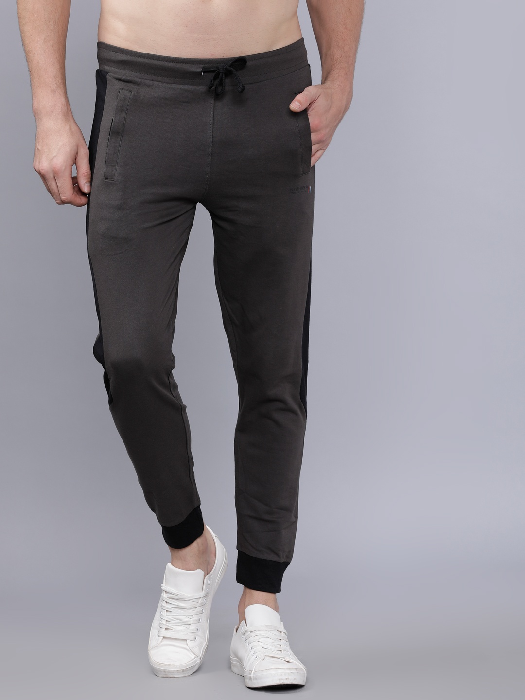 

The Indian Garage Co Men Grey Solid Slim-Fit Joggers