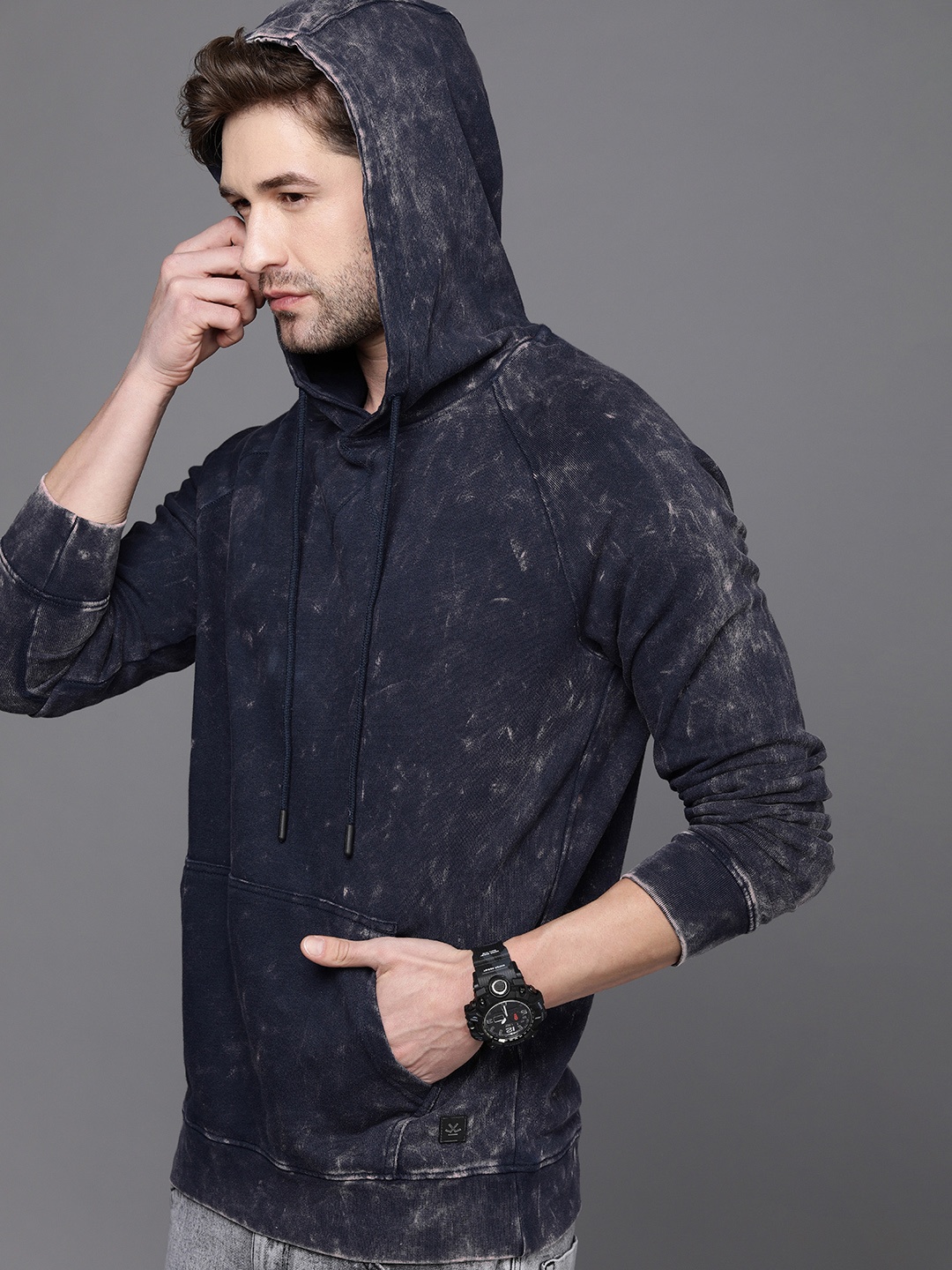 

WROGN Men Navy Blue Printed Slim Fit Hooded Sweatshirt