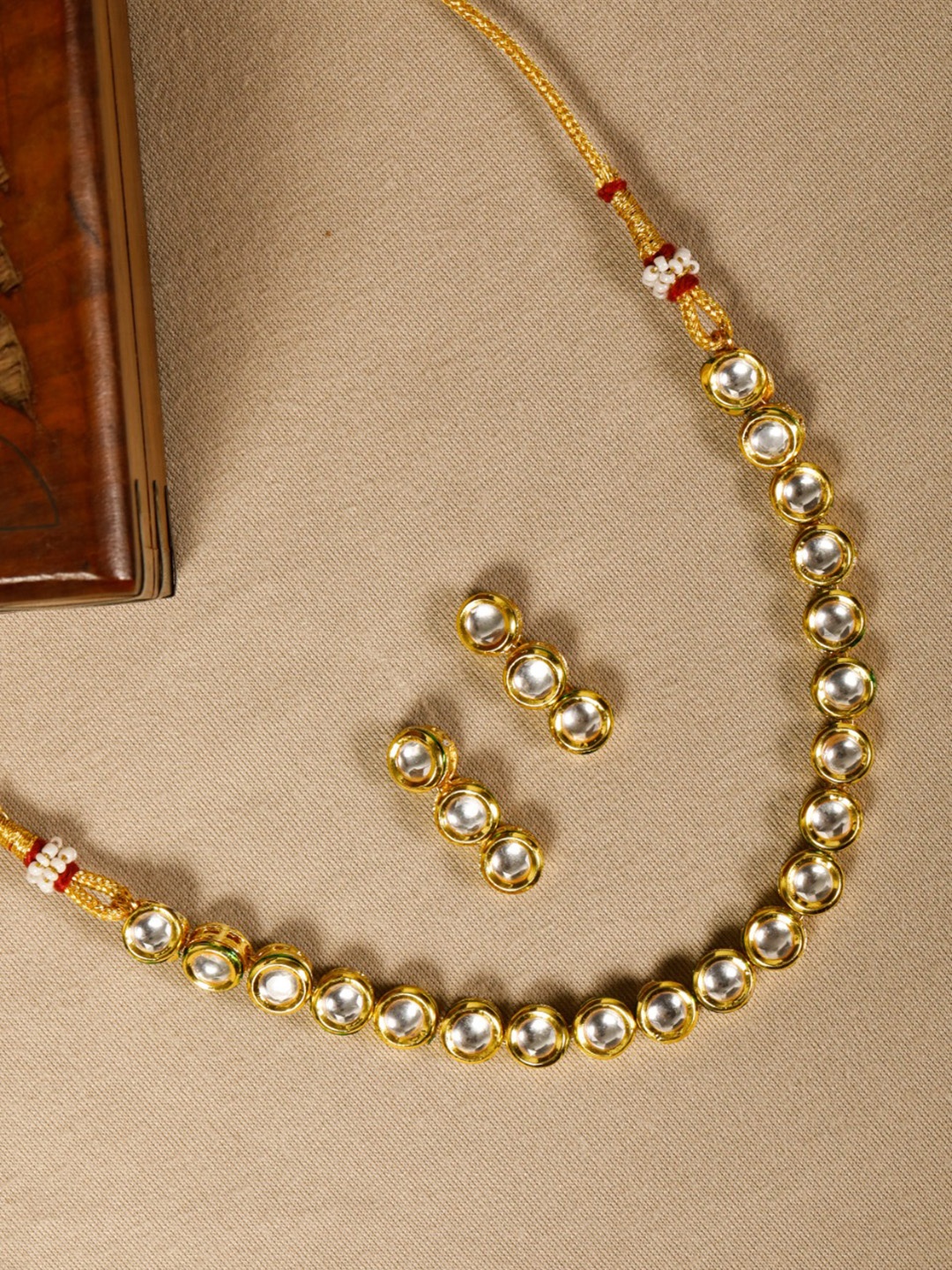 

Priyaasi Gold-Plated Kundan Studded Jewellery Set