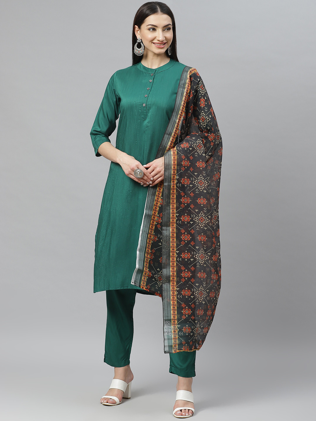 

Myshka Women Green Solid Kurta with Trousers & Dupatta
