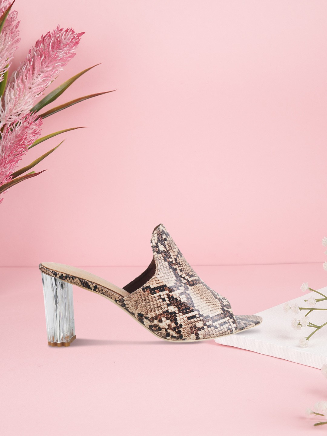 

Catwalk Women Brown & Black Printed Mules