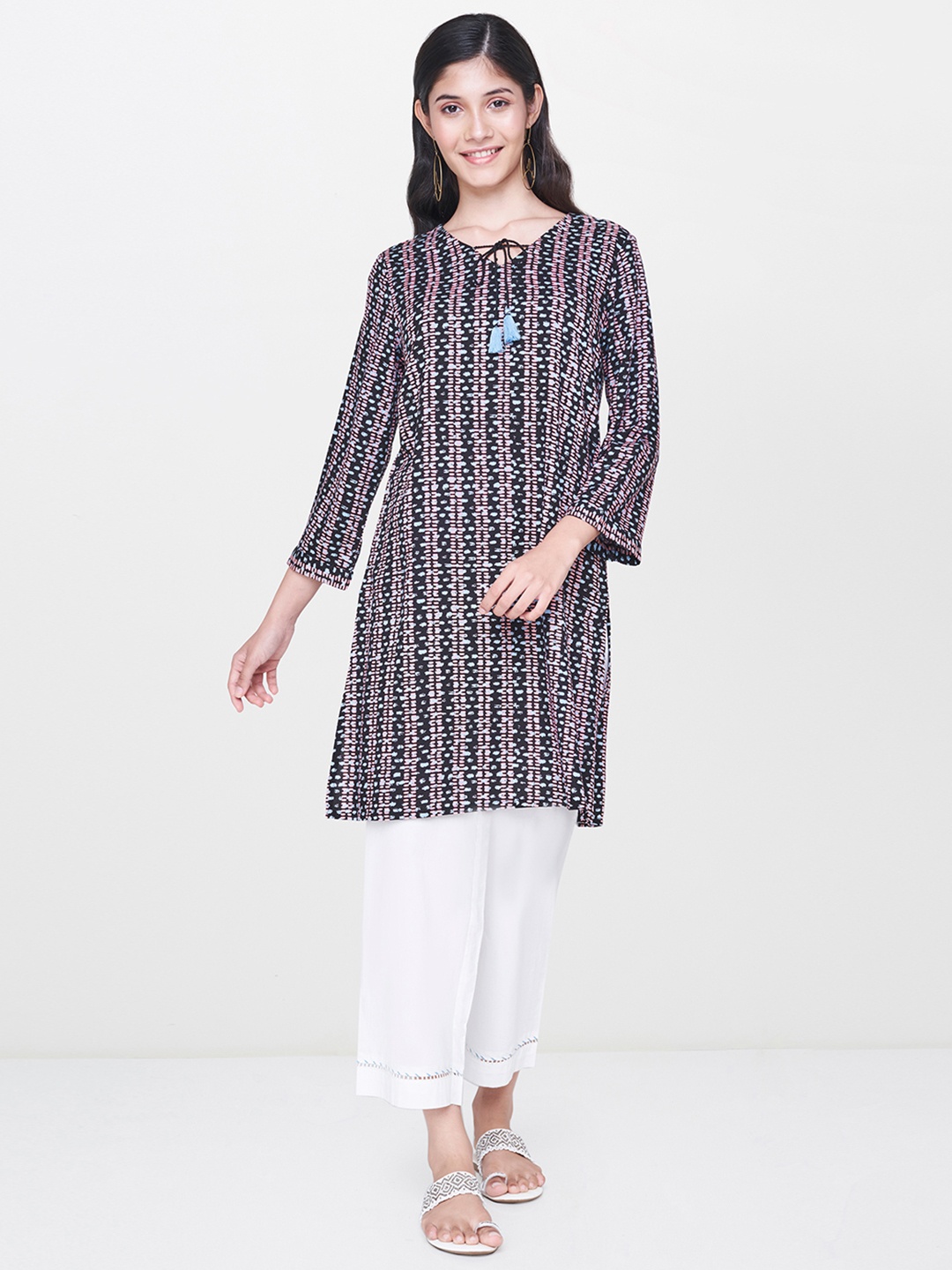 

Global Desi Women Black & Pink Printed Straight Kurta