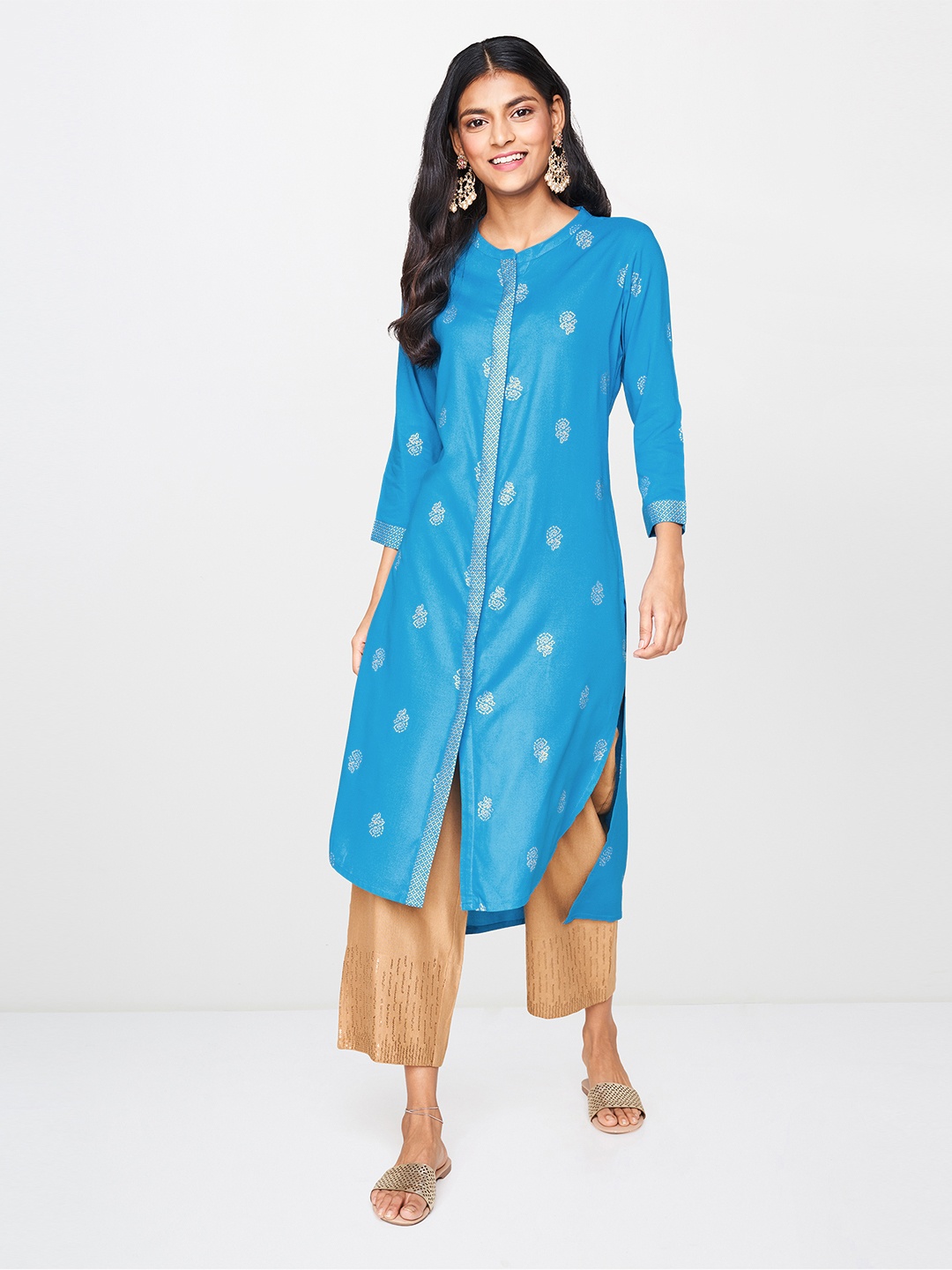 

Global Desi Women Blue & Gold-Toned Printed Straight Kurta