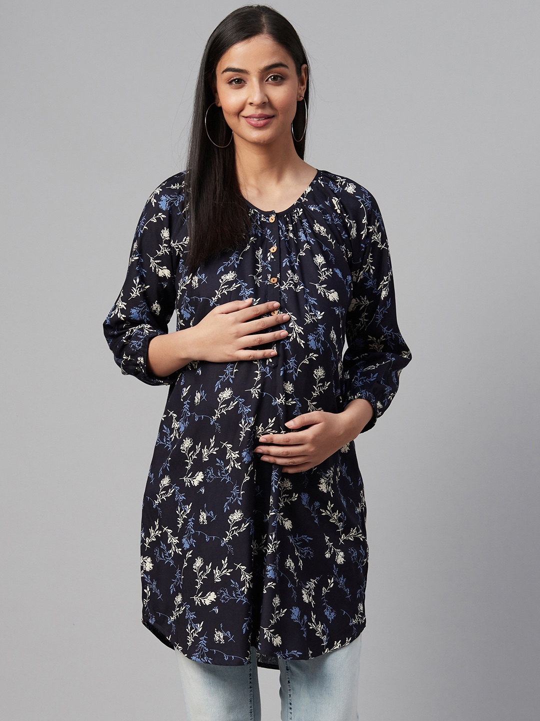 

anayna Women Blue & Off-White Floral Print Longline Maternity Top