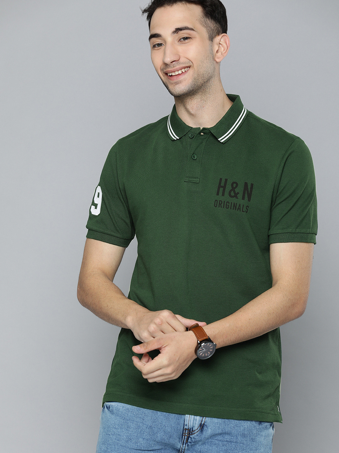 

HERENOW Men Olive Green Printed Polo Collar Pure Cotton T-shirt