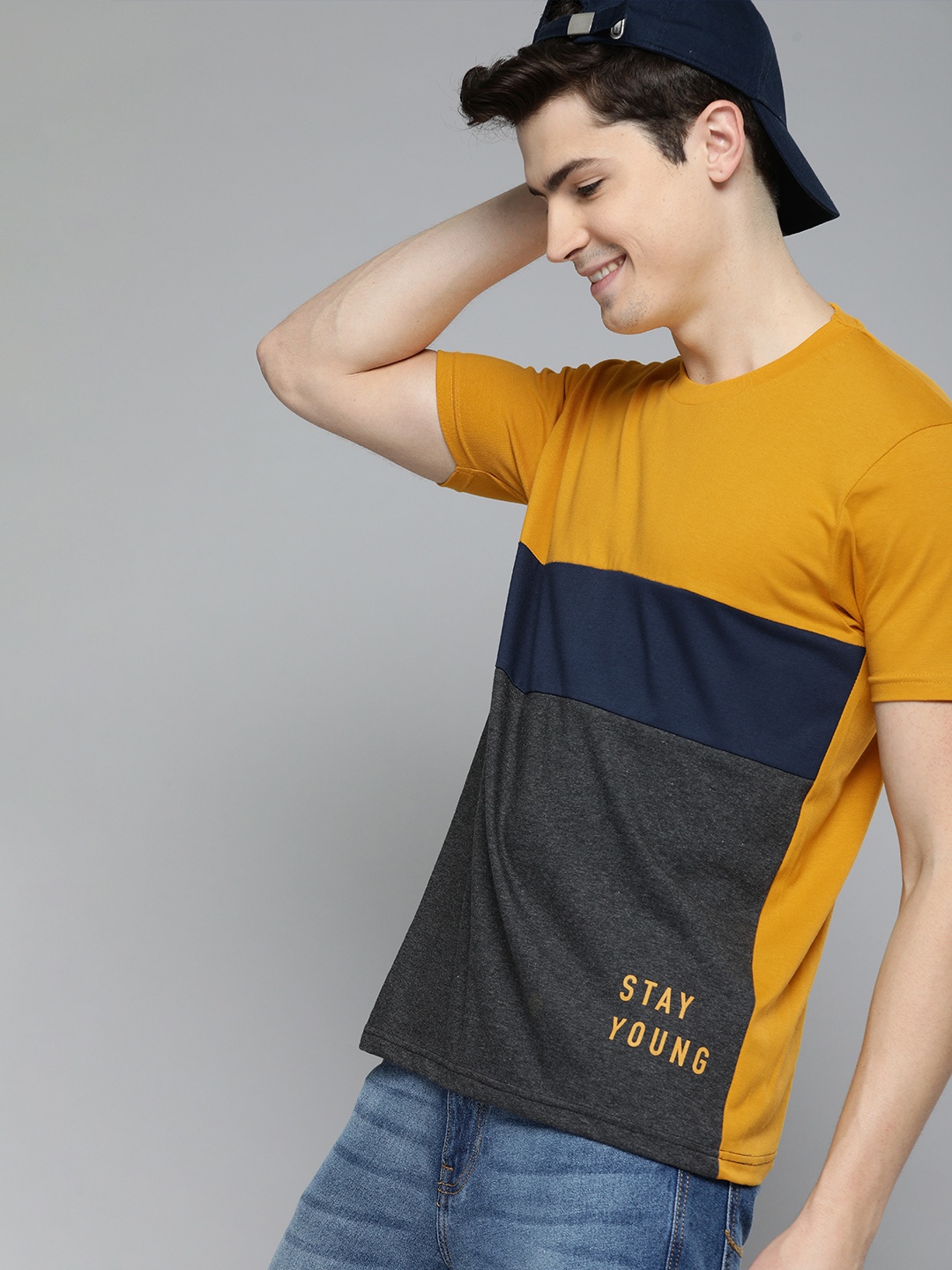 

HERE&NOW Men Charcoal Grey & Mustard Yellow Colourblocked Round Neck T-shirt