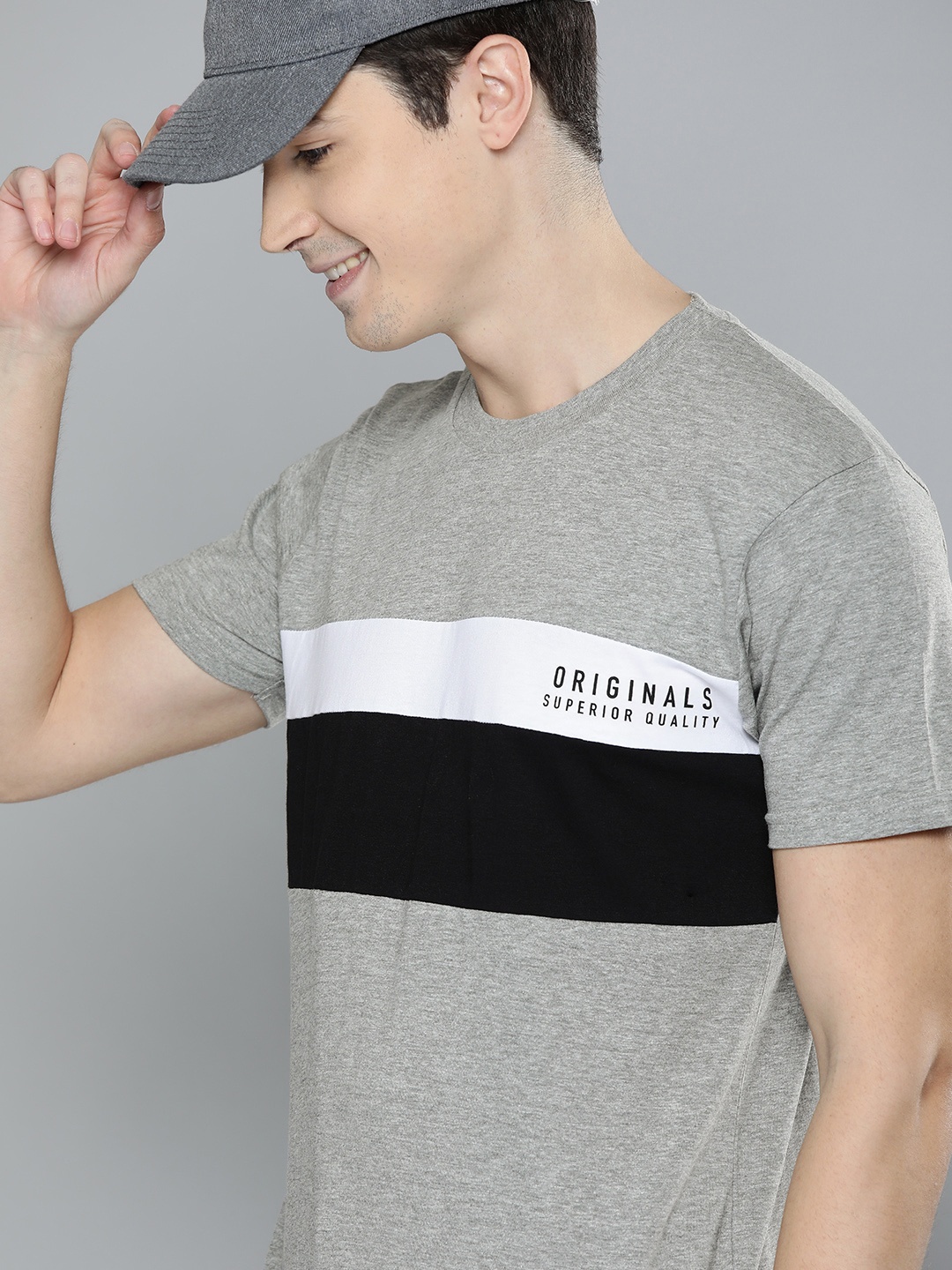 

HERE&NOW Men Grey Melange Colourblocked Round Neck Pure Cotton T-shirt