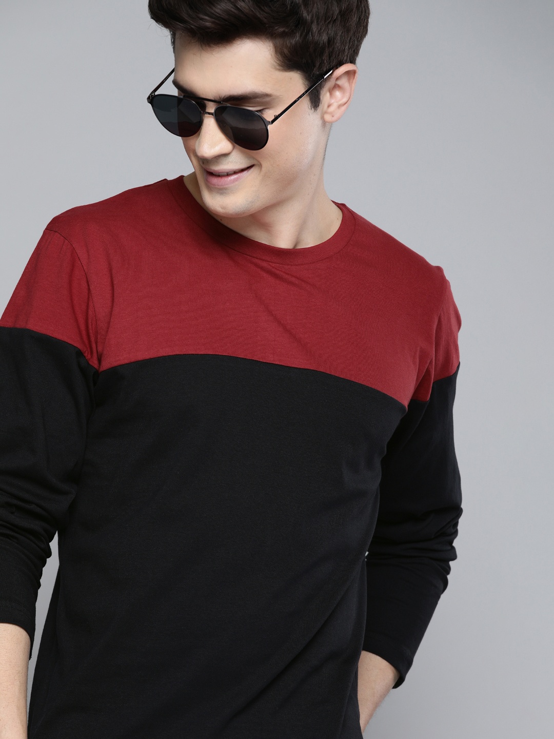 

HERENOW Men Maroon Black Colourblocked Round Neck Pure Cotton T-shirt