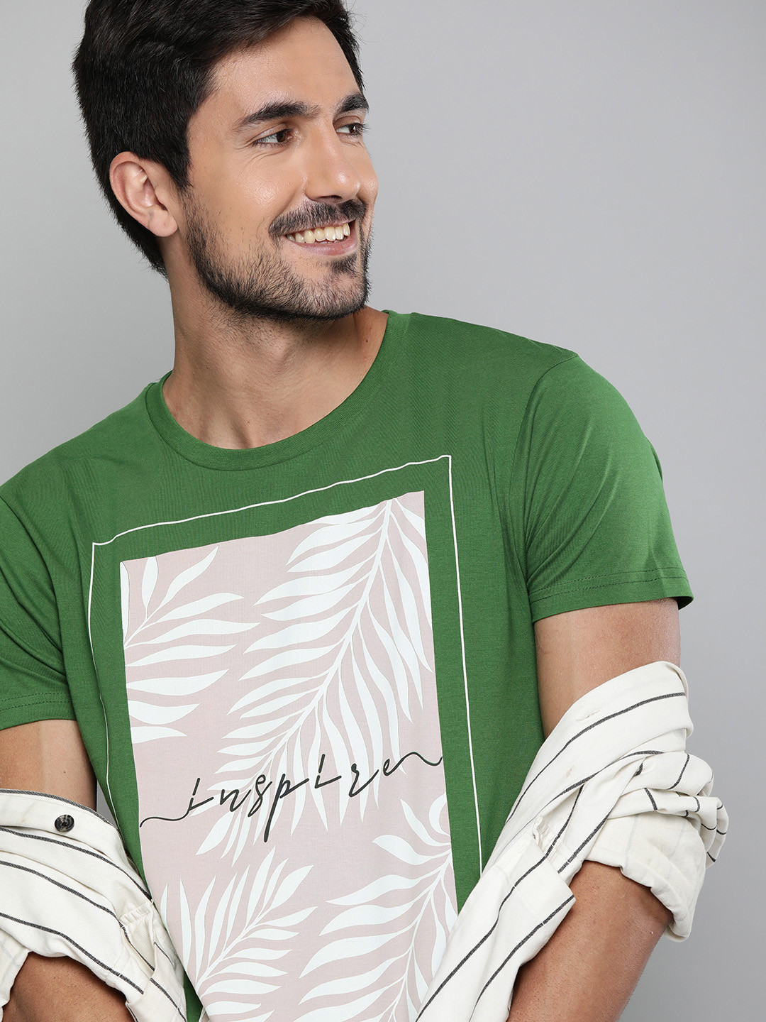 

HERE&NOW Men Green Printed Round Neck T-shirt