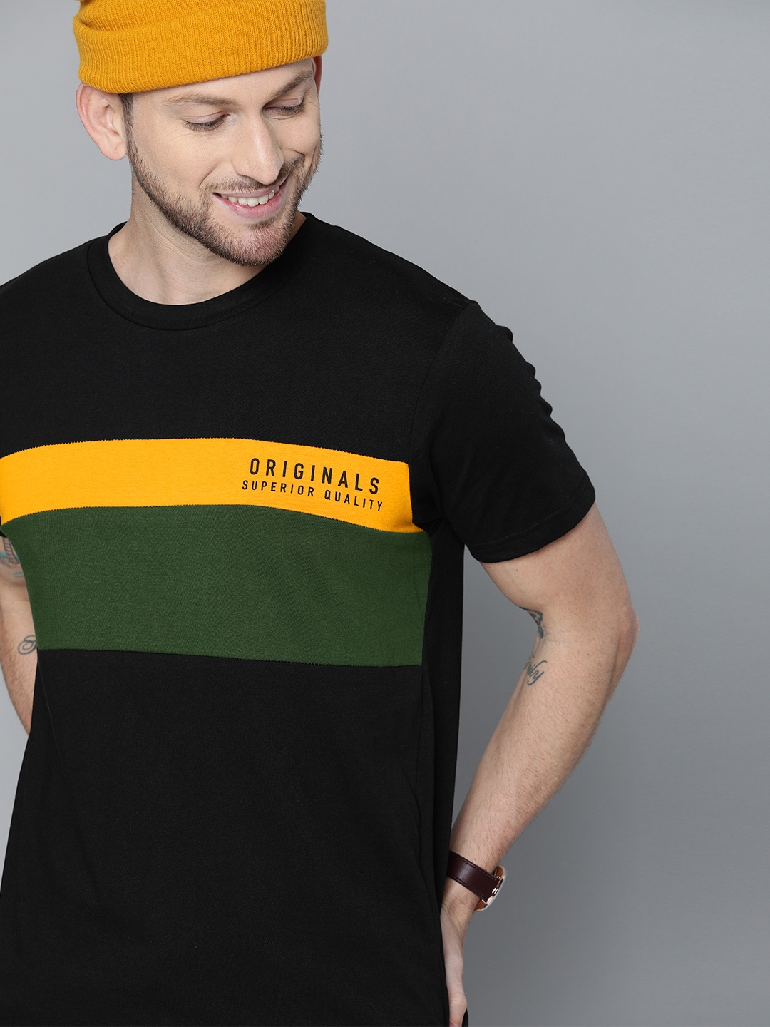 

HERENOW Men Black Green Colourblocked Round Neck Pure Cotton T-shirt