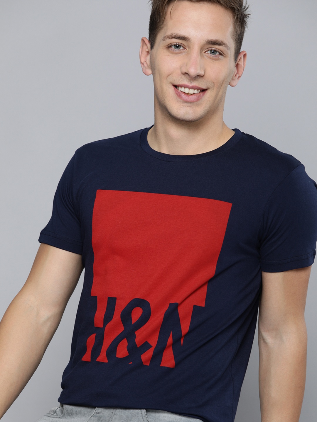 

HERENOW Men Navy Blue Printed Round Neck Pure Cotton T-shirt