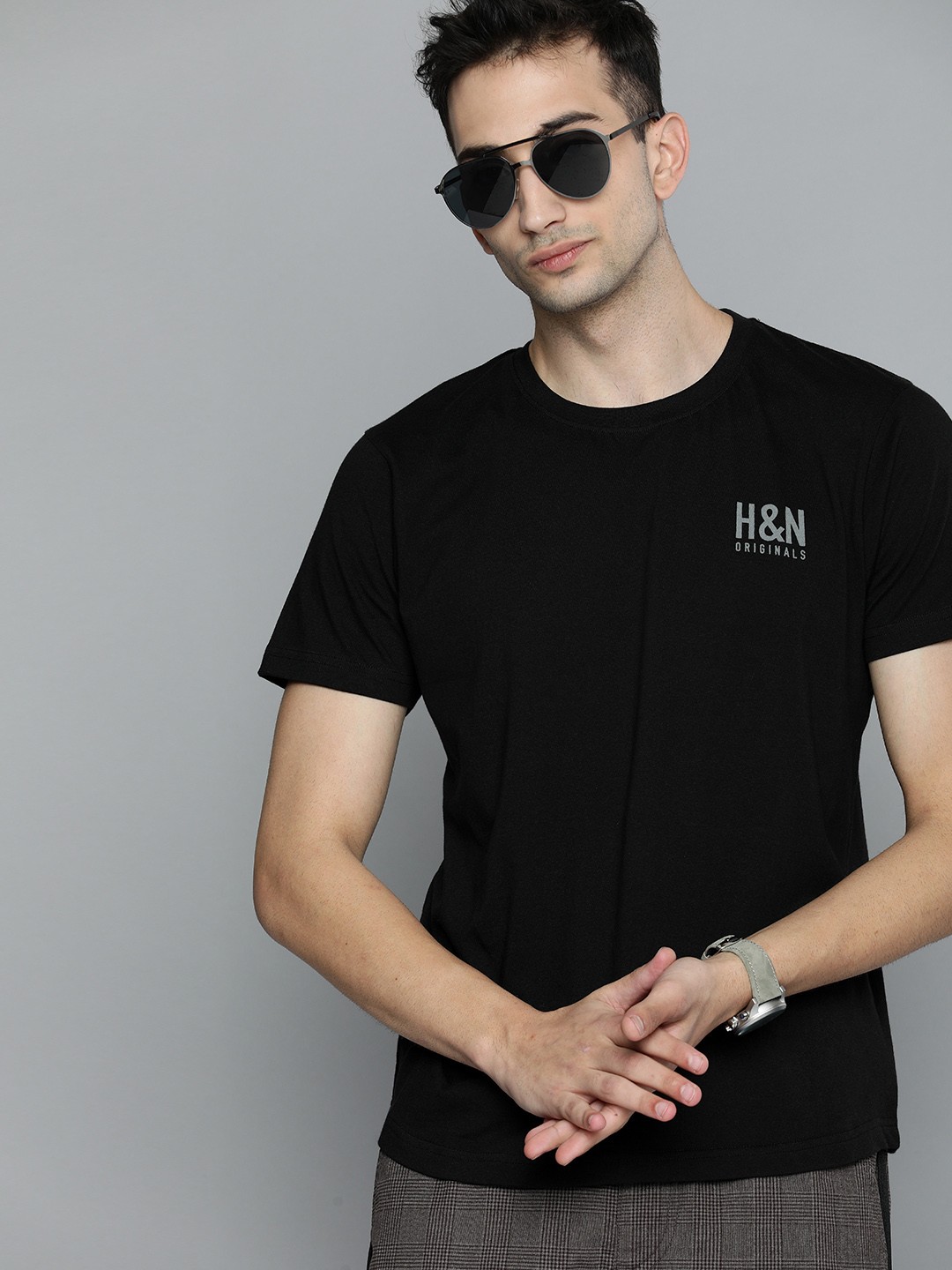

HERENOW Men Black Solid Round Neck Pure Cotton T-shirt with Print Detail