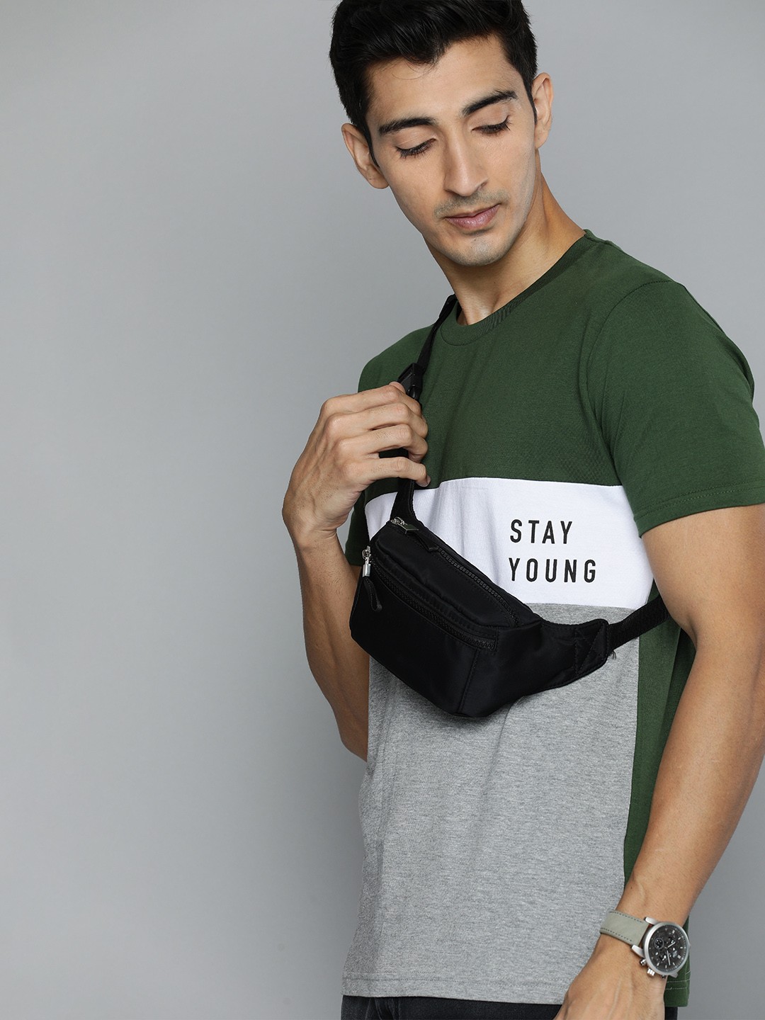 

HERE&NOW Men Green Colourblocked Round Neck T-shirt