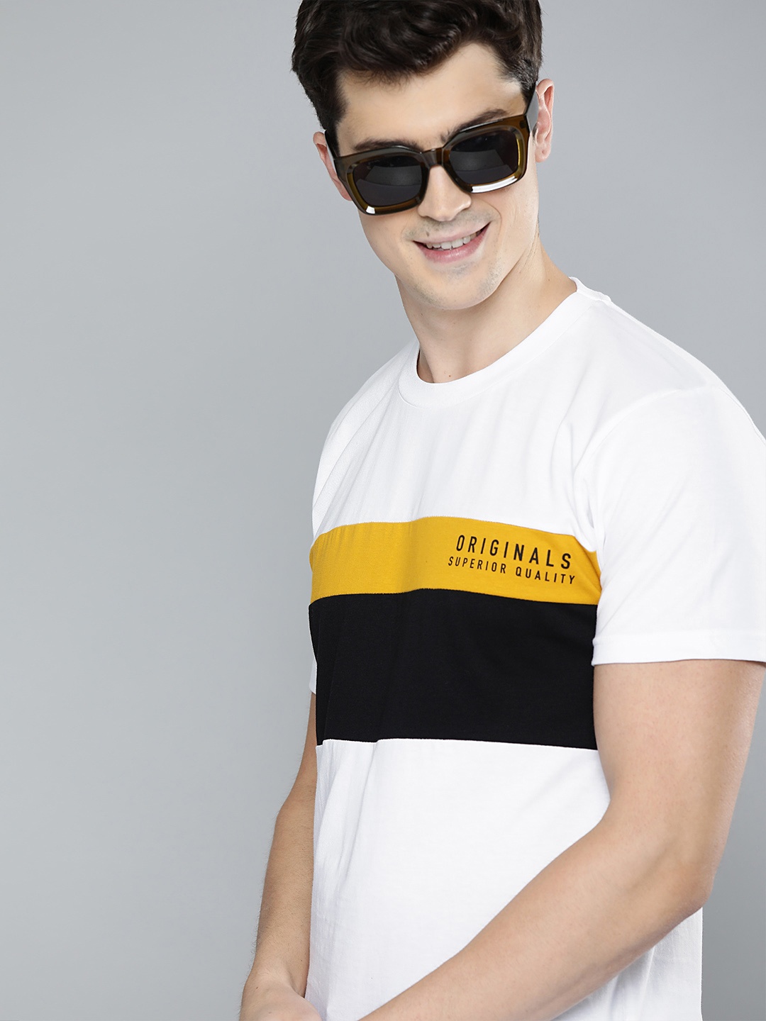 

HERENOW Men White Black Colourblocked Round Neck Pure Cotton T-shirt