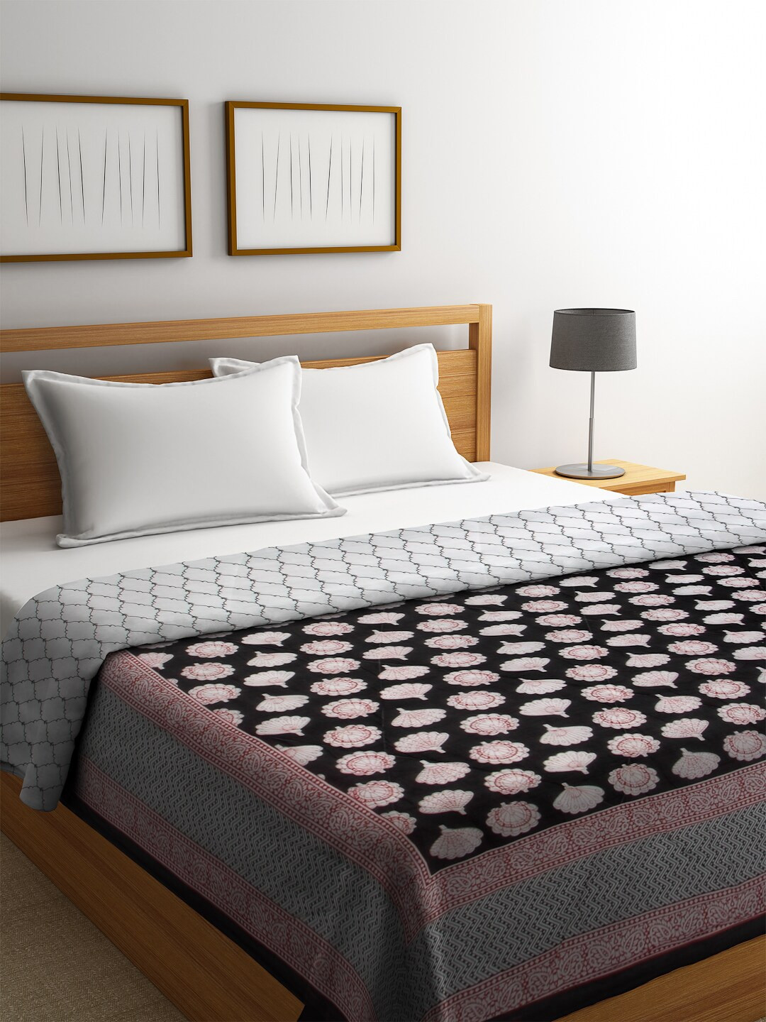 

Rajasthan Decor Black & Red Ethnic Motifs AC Room 150 GSM Double Bed Comforter