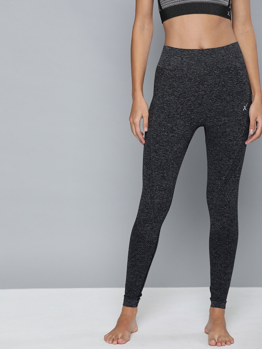 

HRX by Hrithik Roshan Women Black Solid Yoga Seamless Tights