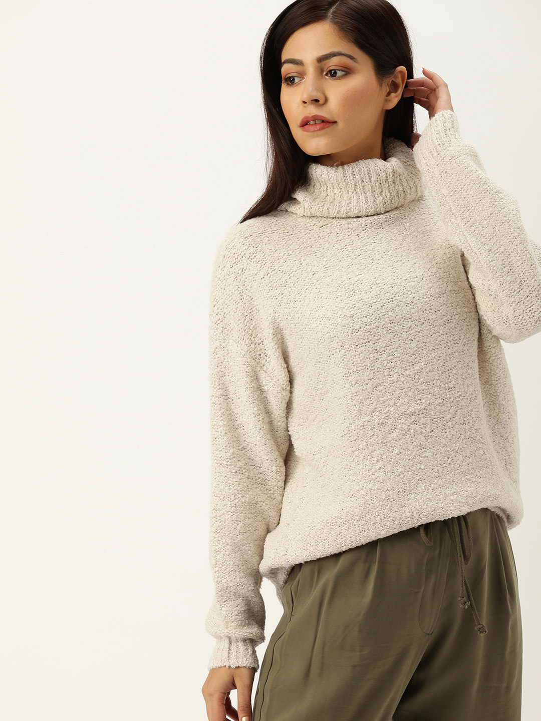 

FOREVER 21 Women Off-White Solid Fuzzy Pullover Sweater