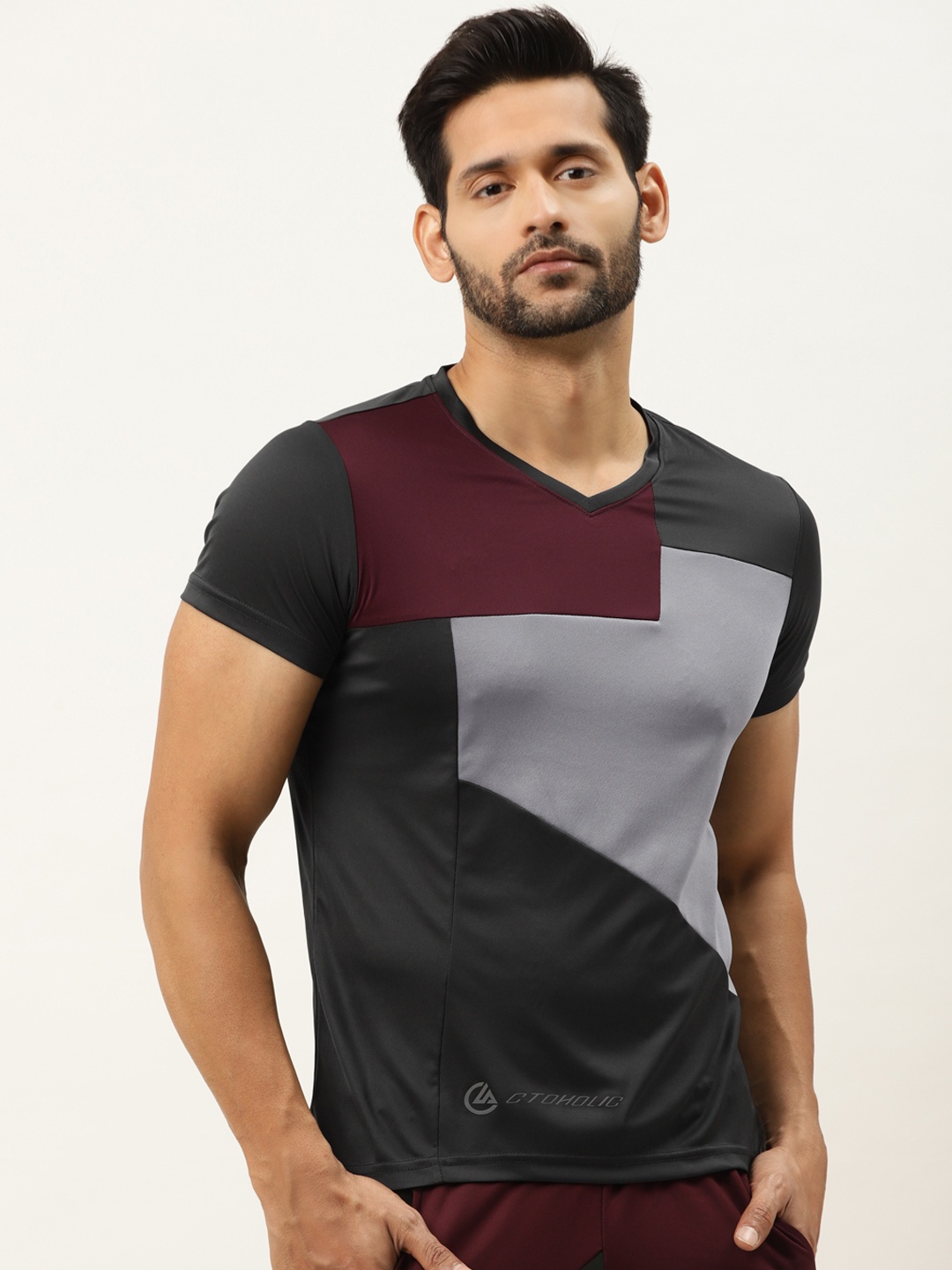 

ACTOHOLIC Men Grey & Burgundy Colourblocked V-Neck T-shirt